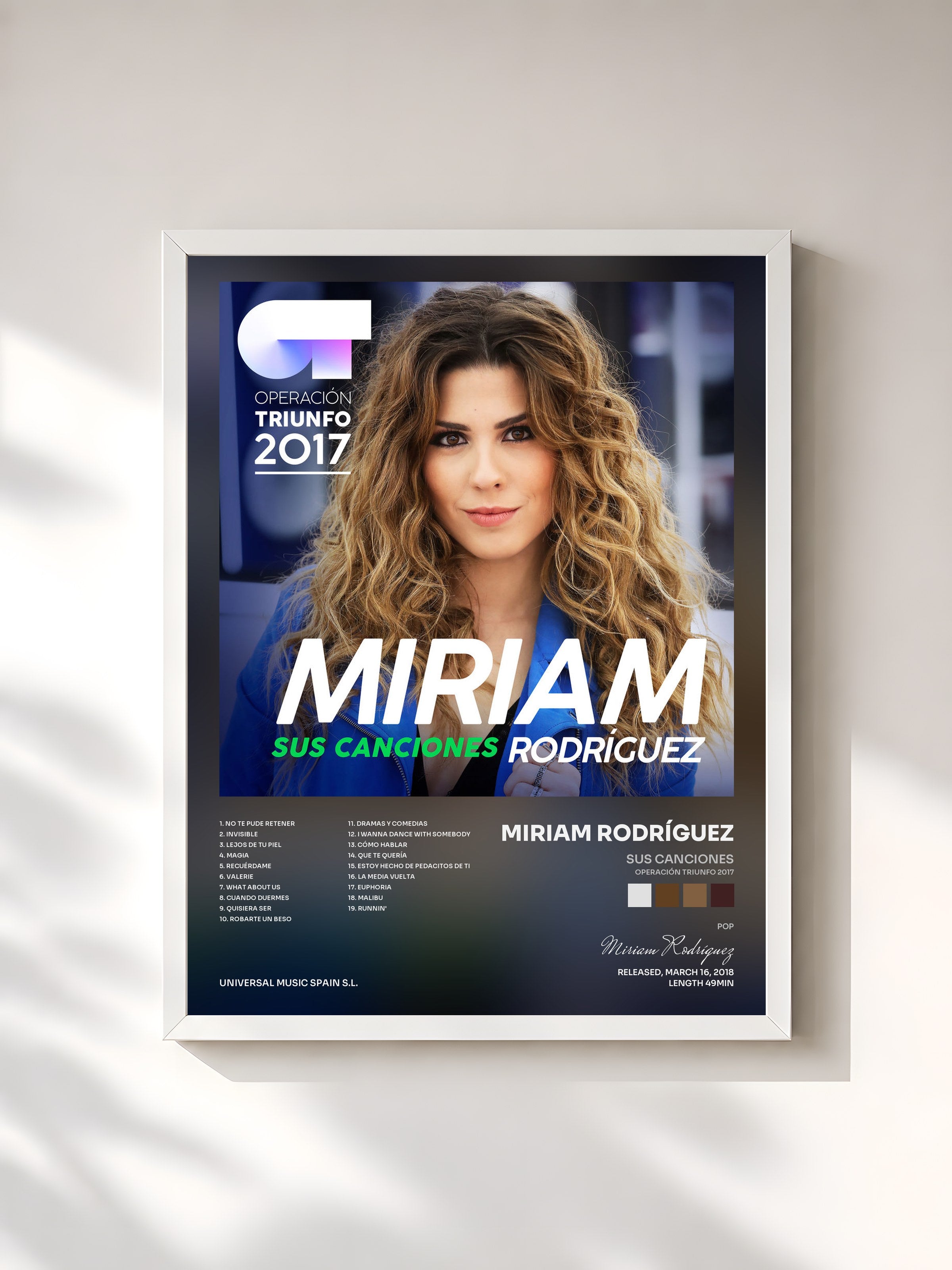 #blanc Tableau de l'album Sus Canciones (Operación Triunfo 2017) de Miriam Rodríguez, cadre blanc, imprimé et encadré en France