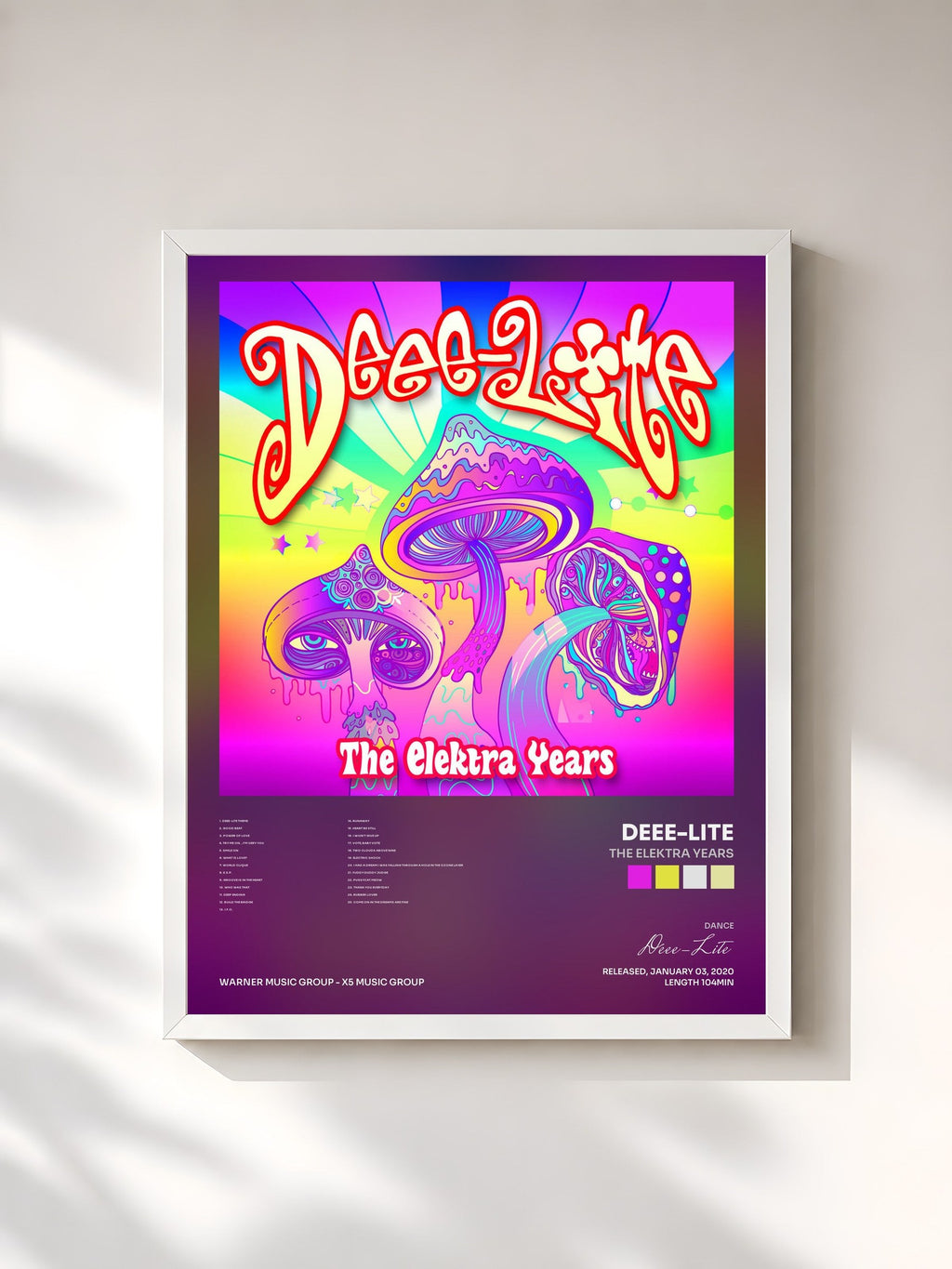 #blanc The Elektra Years von Deee-Lite als gerahmter Kunstdruck, weißer Rahmen, gedruckt und gerahmt in Frankreich