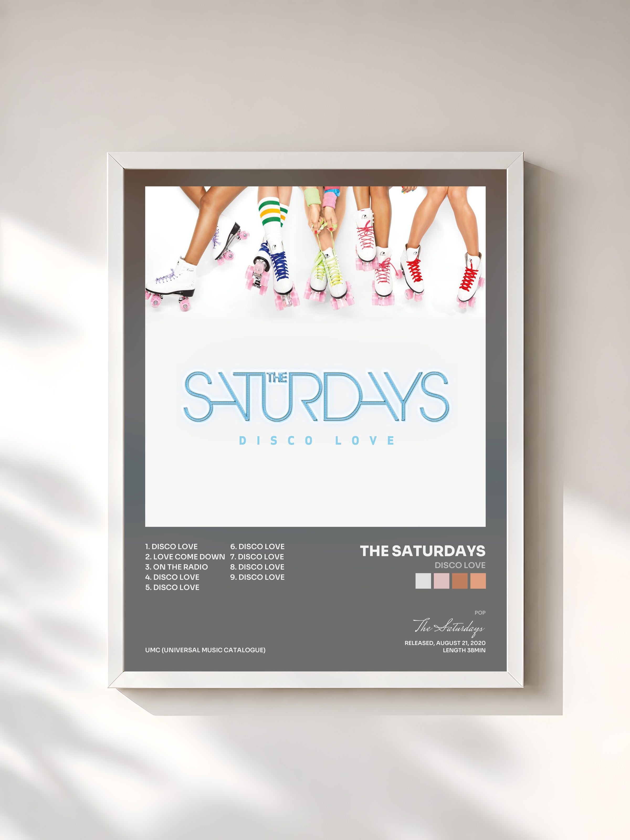 #blanc Tableau de l'album Disco Love de The Saturdays, cadre blanc, imprimé et encadré en France