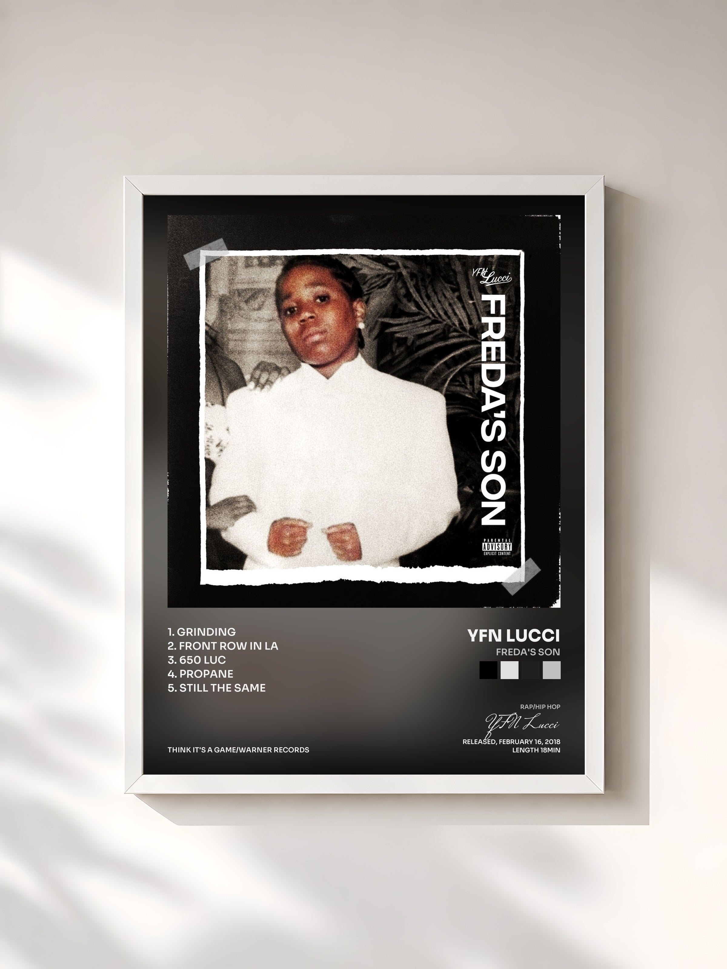 #blanc Tableau de l'album Freda's Son de YFN Lucci, cadre blanc, imprimé et encadré en France