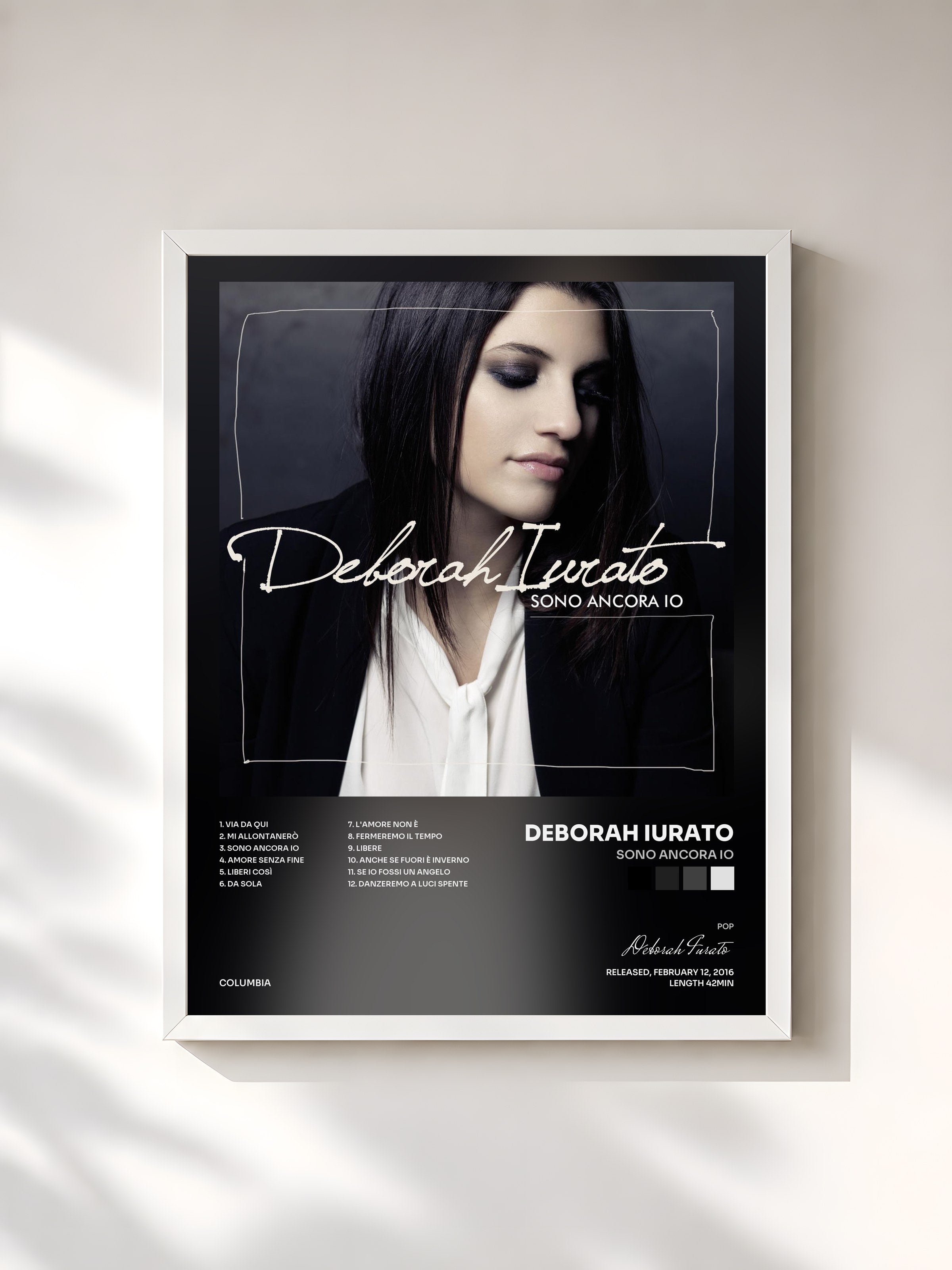 #blanc Tableau de l'album Sono ancora io de Deborah Iurato, cadre blanc, imprimé et encadré en France