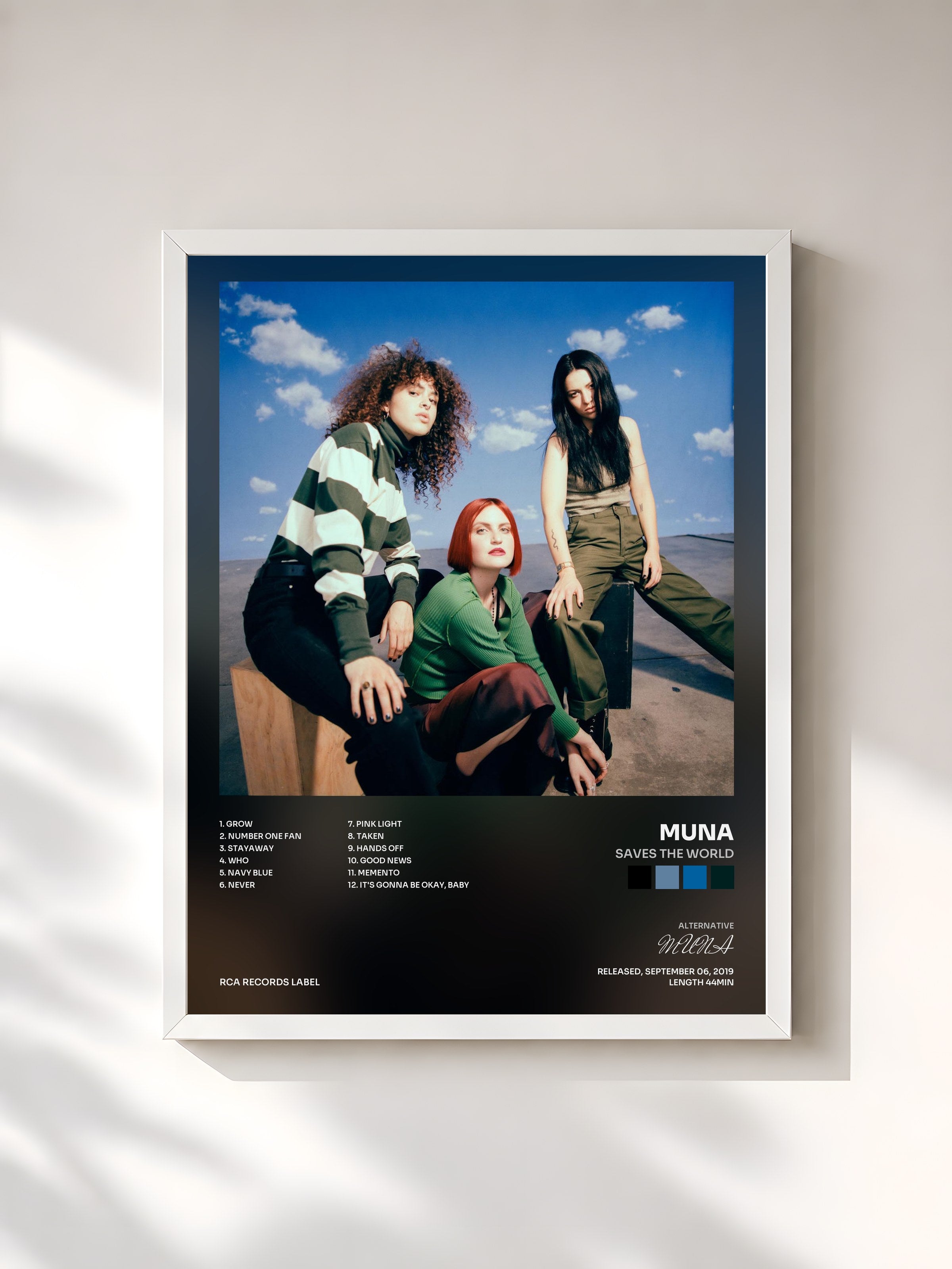 #blanc Tableau de l'album Saves The World de MUNA, cadre blanc, imprimé et encadré en France
