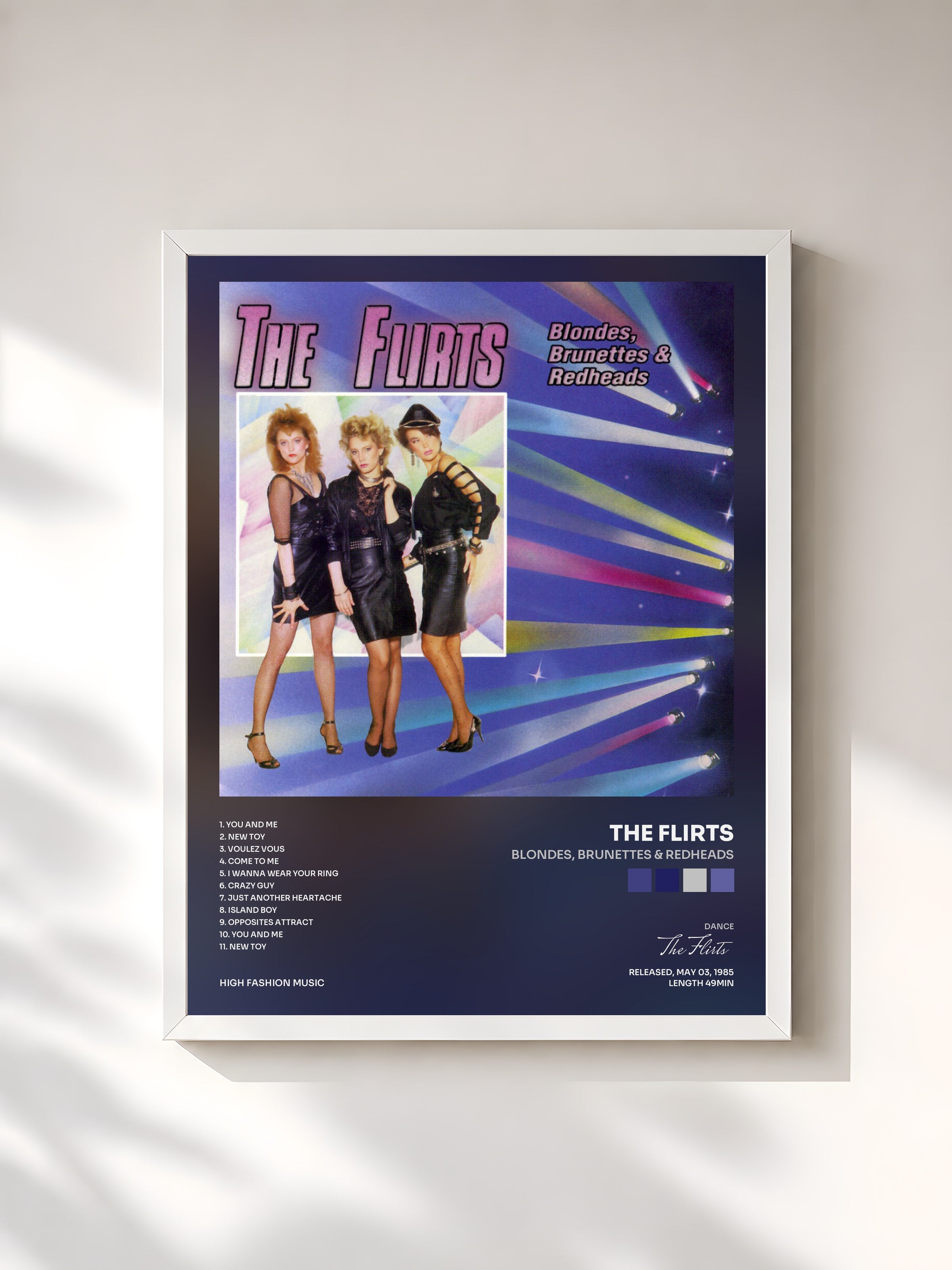 #blanc Tableau de l'album Blondes, Brunettes & Redheads de The Flirts, cadre blanc, imprimé et encadré en France