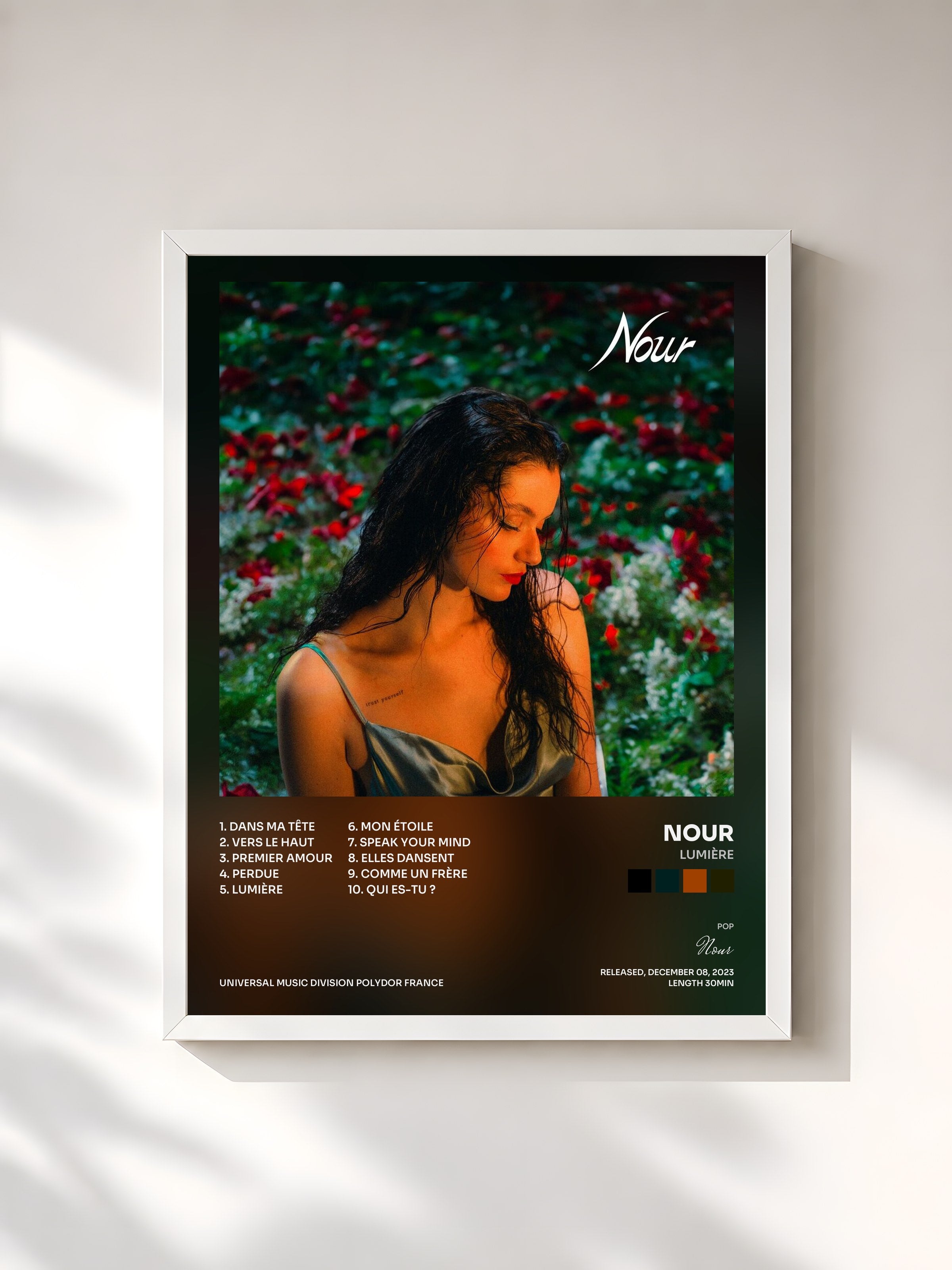 #blanc Tableau de l'album Lumière de Nour, cadre blanc, imprimé et encadré en France