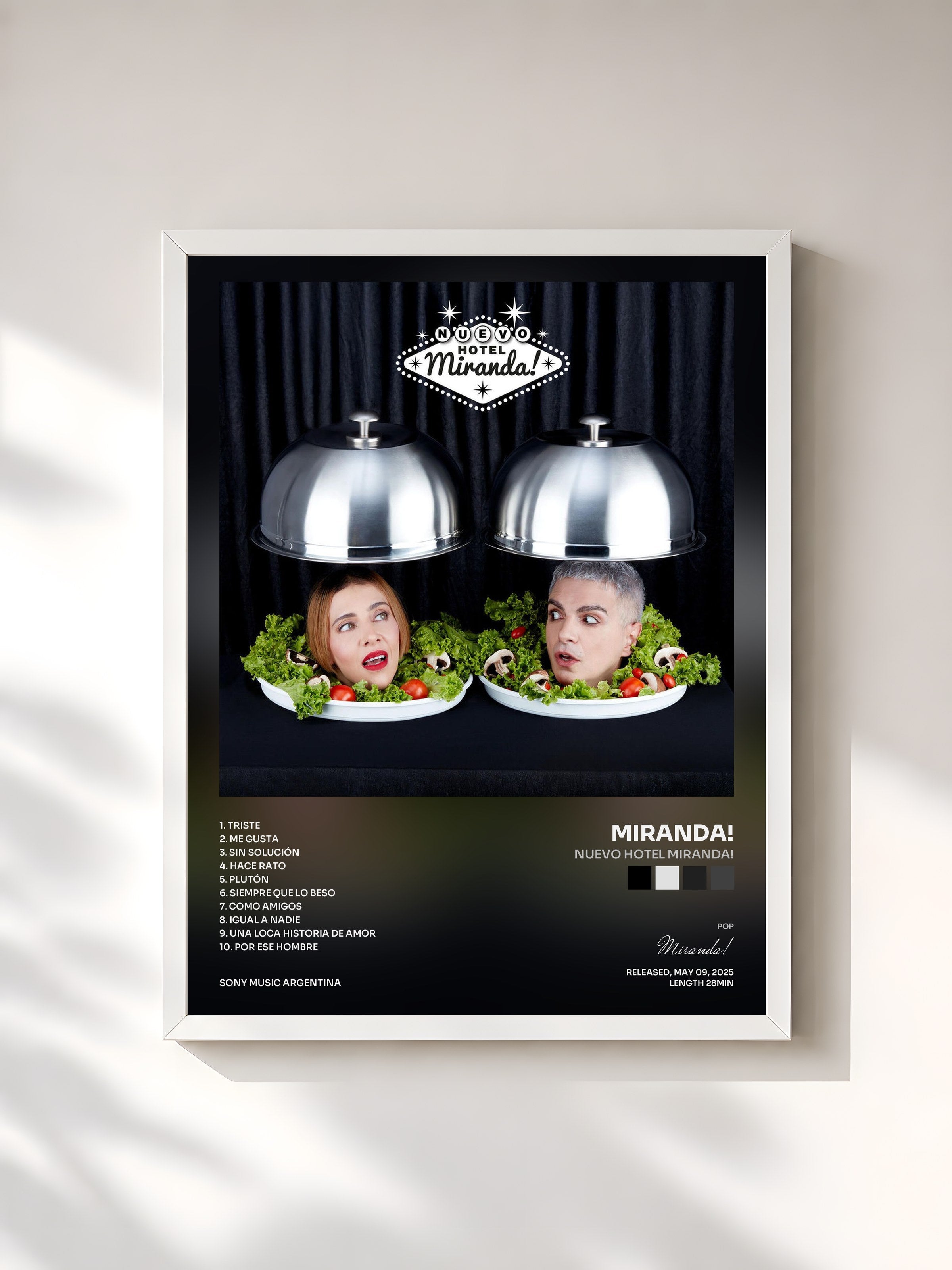 #blanc Tableau de l'album Nuevo Hotel Miranda! de Miranda!, cadre blanc, imprimé et encadré en France