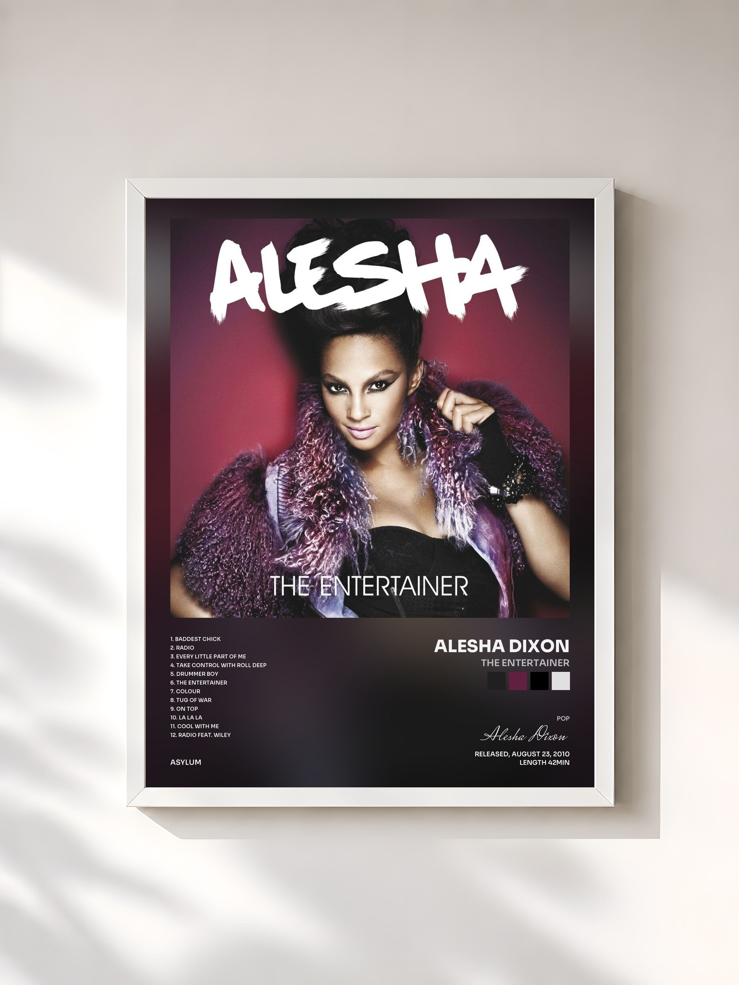 #blanc Tableau de l'album The Entertainer de Alesha Dixon, cadre blanc, imprimé et encadré en France