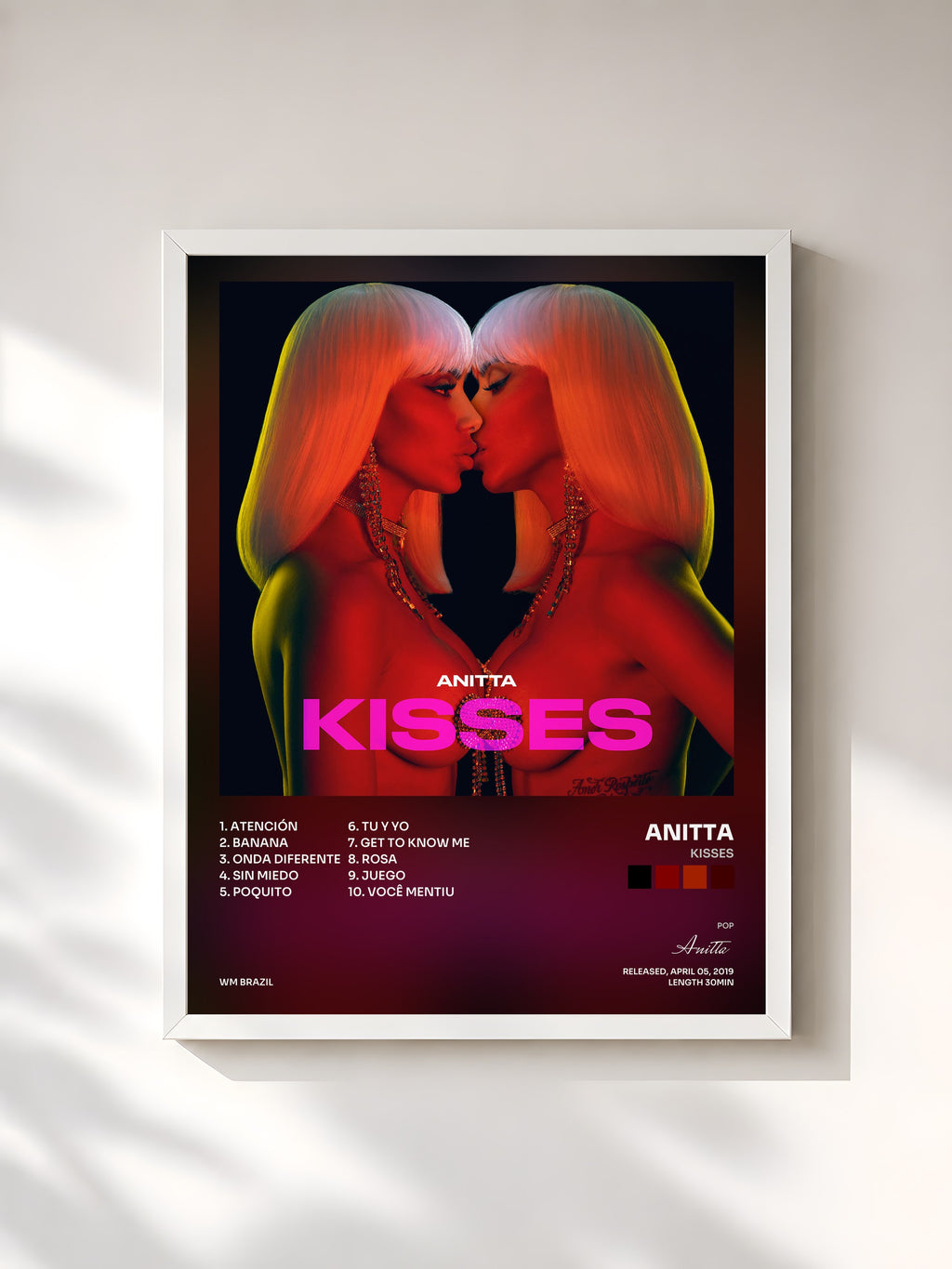 #blanc Tableau de l'album Kisses de Anitta, cadre blanc, imprimé et encadré en France