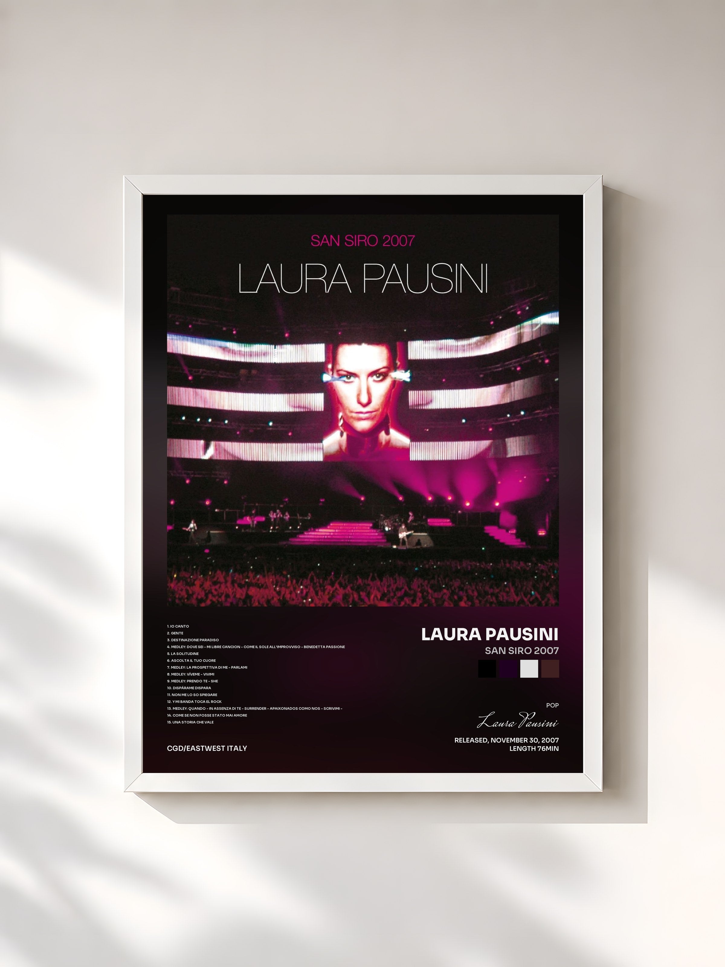 #blanc Tableau de l'album San Siro 2007 de Laura Pausini, cadre blanc, imprimé et encadré en France