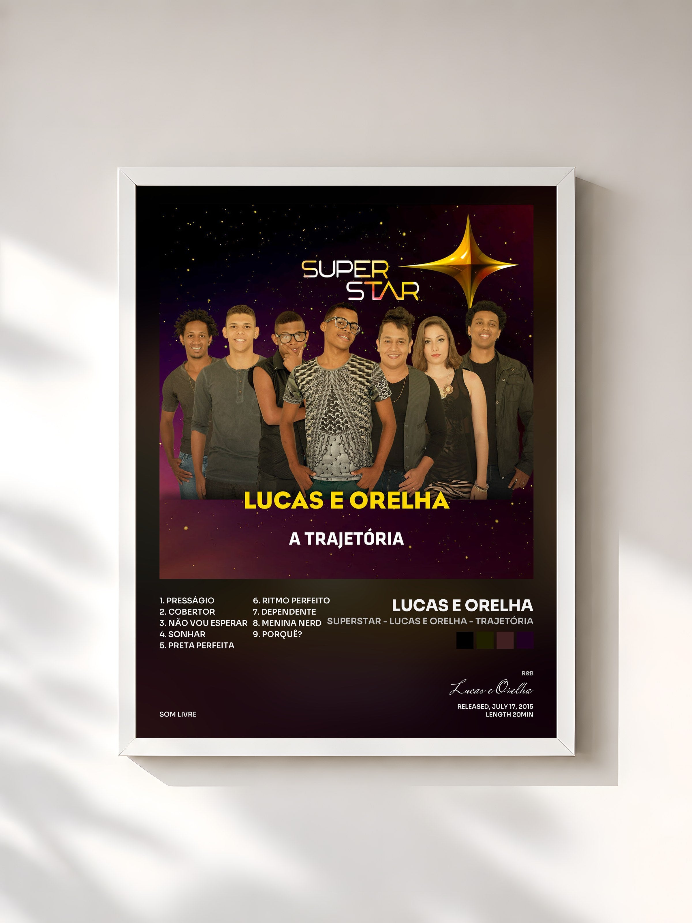 #blanc Tableau de l'album Superstar - Lucas e Orelha - Trajetória de Lucas e Orelha, cadre blanc, imprimé et encadré en France