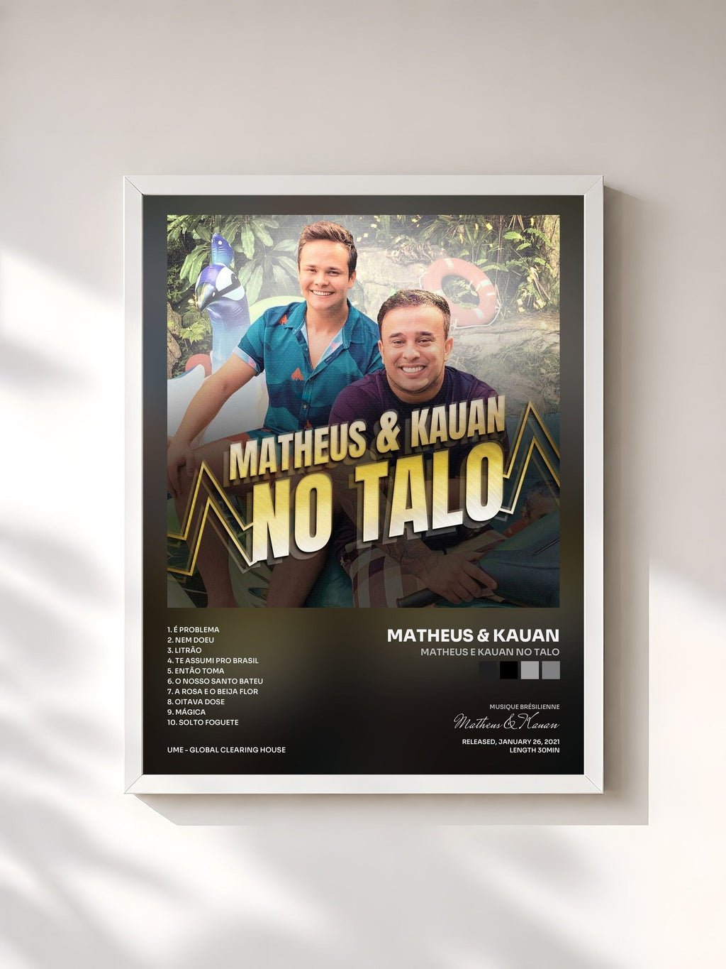 #blanc Matheus e Kauan no Talo de Matheus & Kauan en lámina enmarcada, marco blanco, impresa y enmarcada en Francia