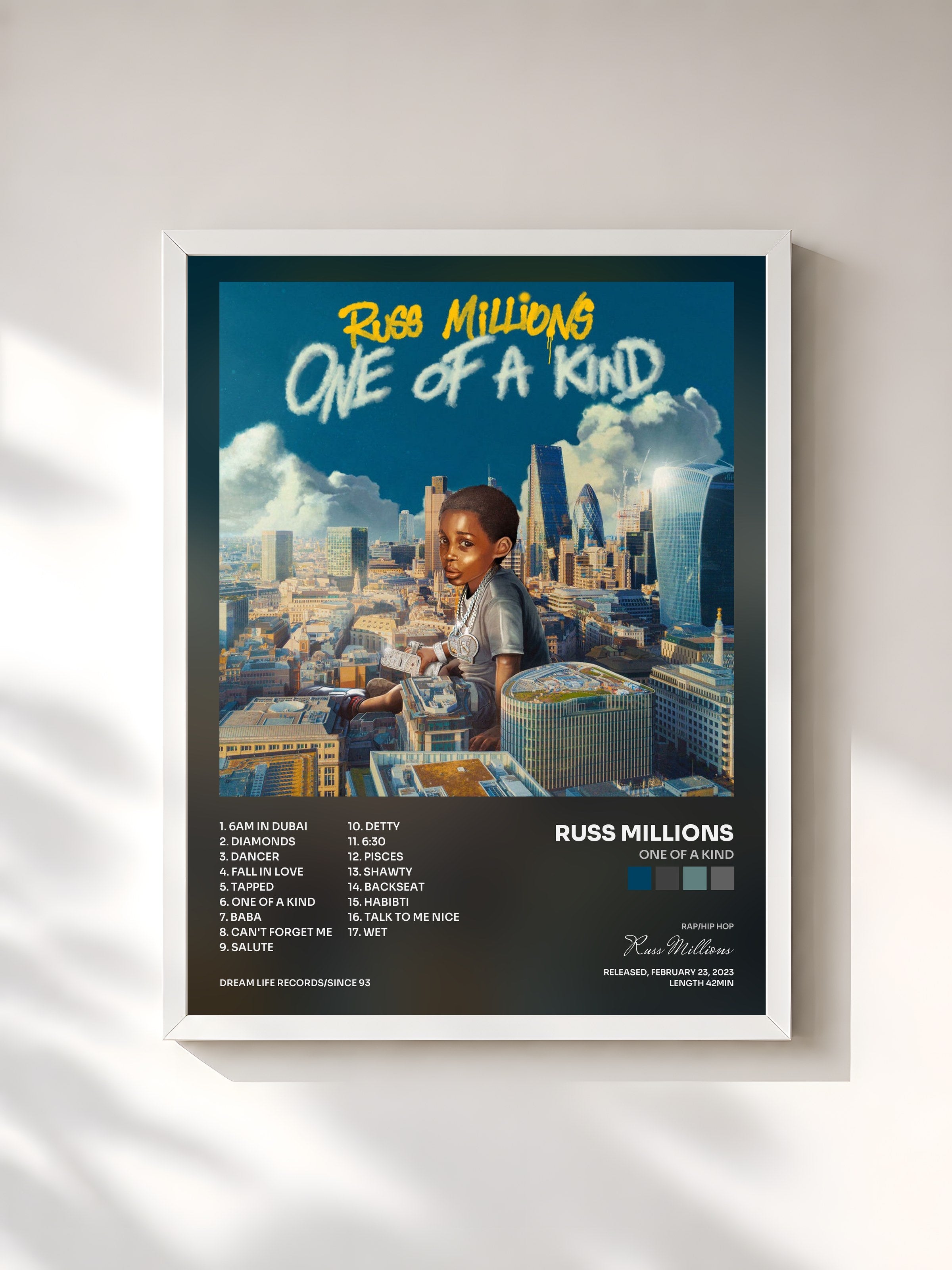 #blanc Tableau de l'album One Of A Kind de Russ Millions, cadre blanc, imprimé et encadré en France