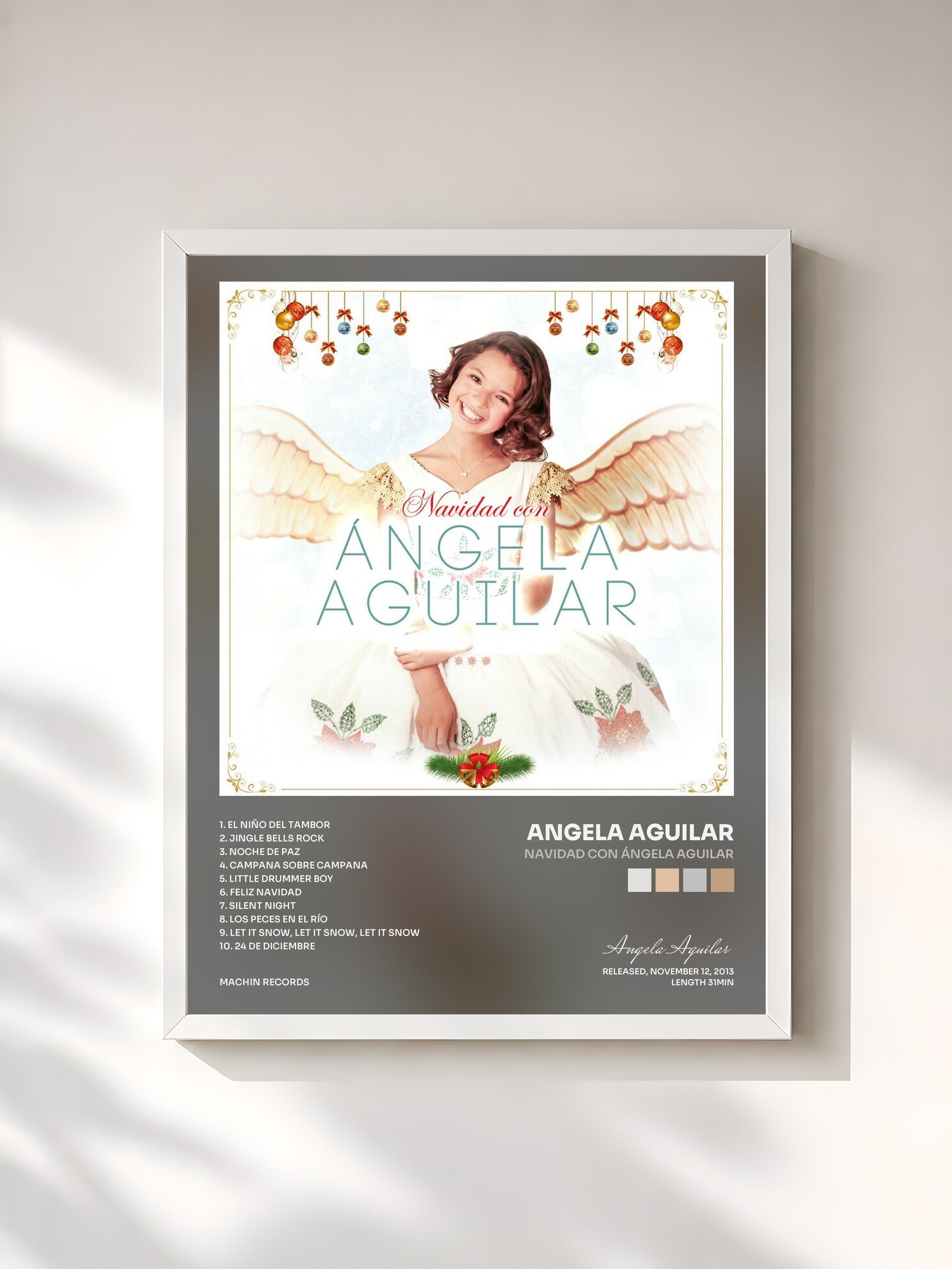 #blanc Tableau de l'album Navidad con Ángela Aguilar de Angela Aguilar, cadre blanc, imprimé et encadré en France