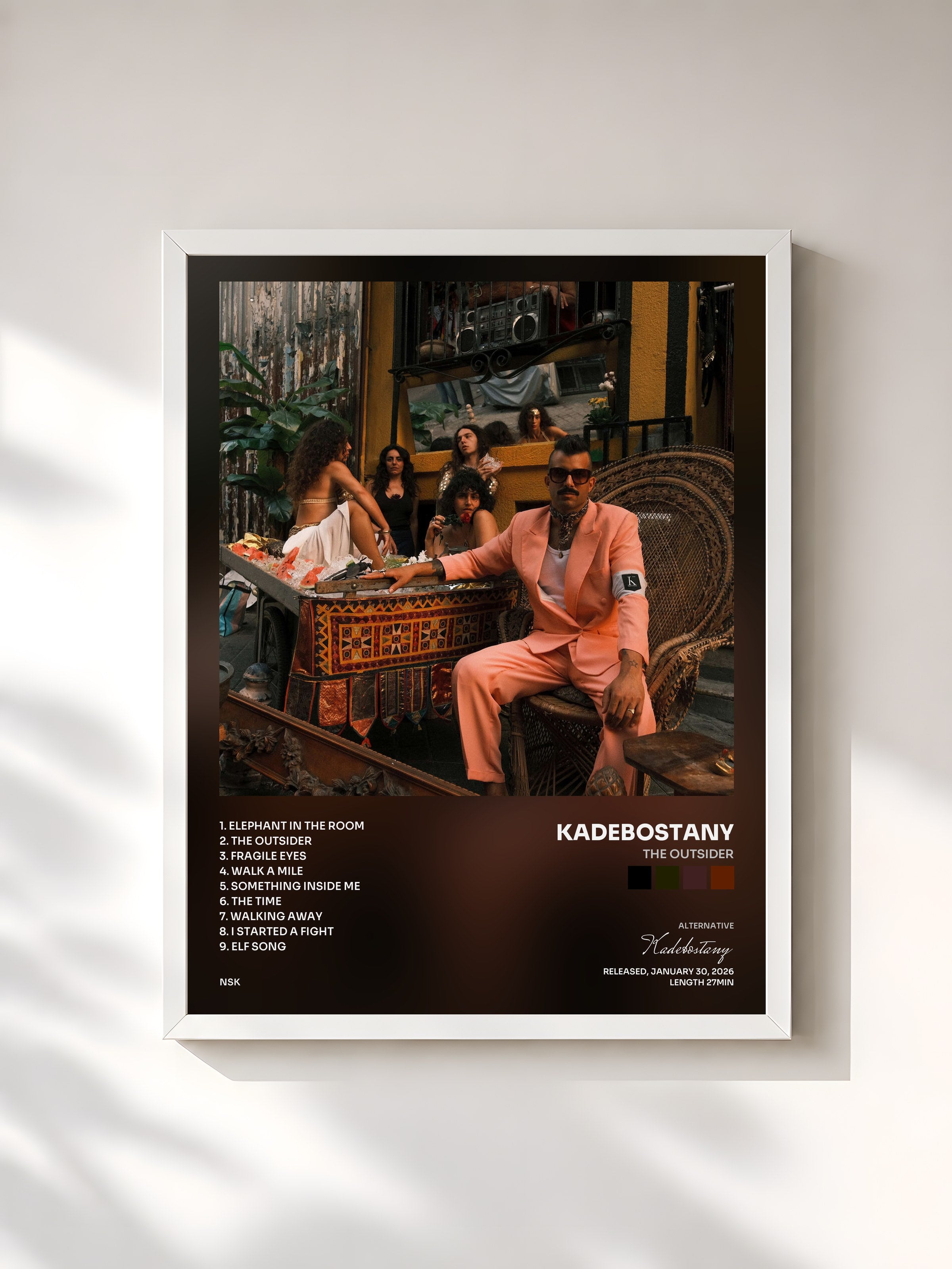 #blanc Tableau de l'album The Outsider de Kadebostany, cadre blanc, imprimé et encadré en France