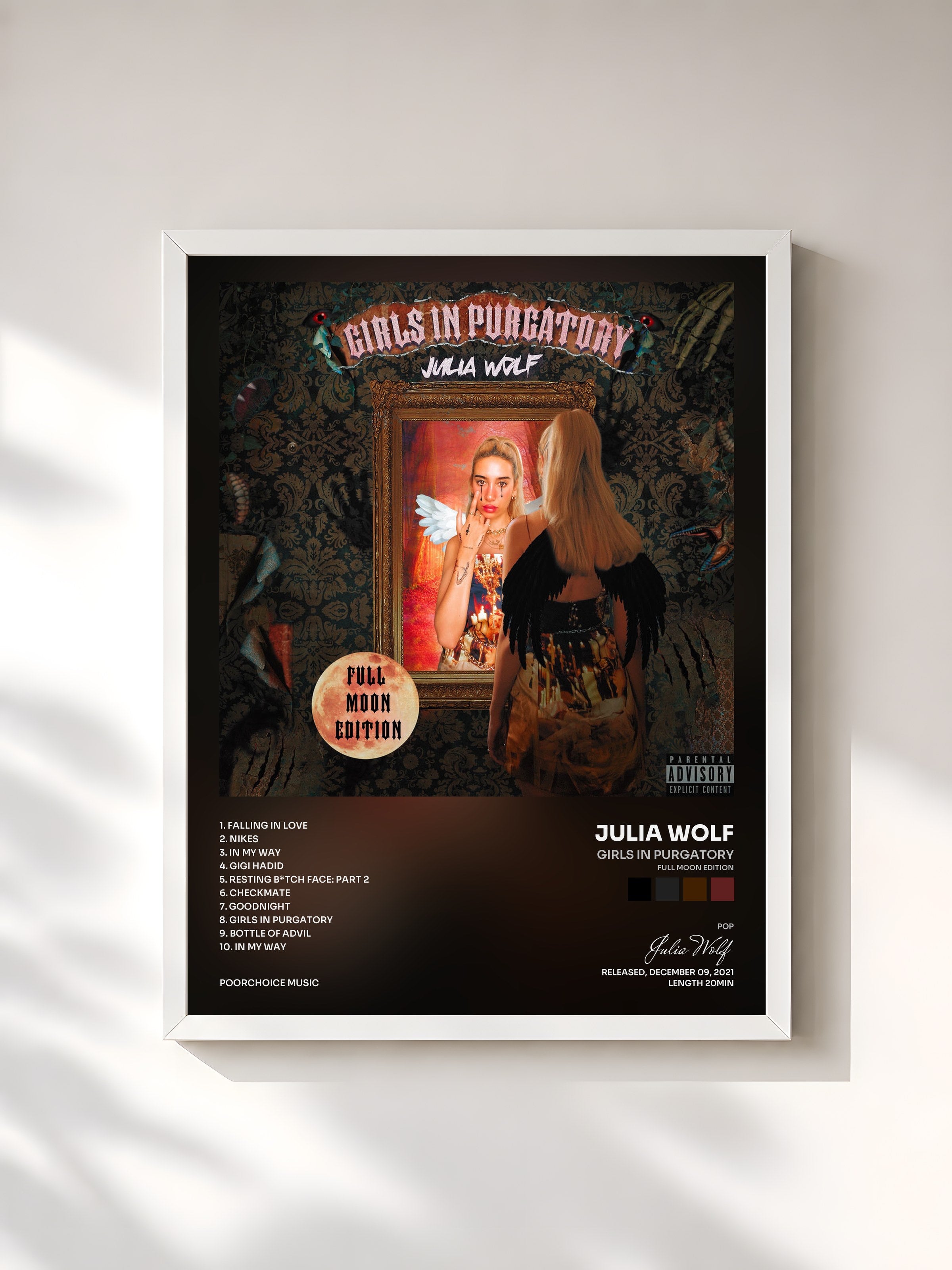 #blanc Tableau de l'album Girls In Purgatory (Full Moon Edition) de Julia Wolf, cadre blanc, imprimé et encadré en France