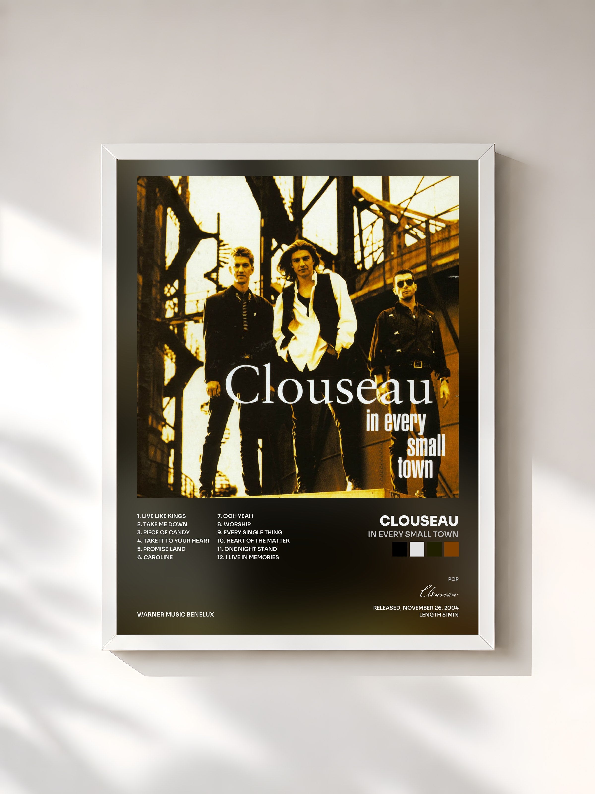 #blanc Tableau de l'album In Every Small Town de Clouseau, cadre blanc, imprimé et encadré en France