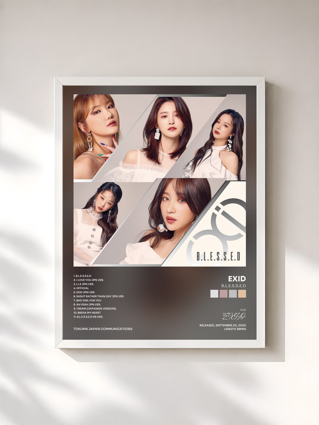 #blanc Tableau de l'album B.L.E.S.S.E.D de EXID, cadre blanc, imprimé et encadré en France