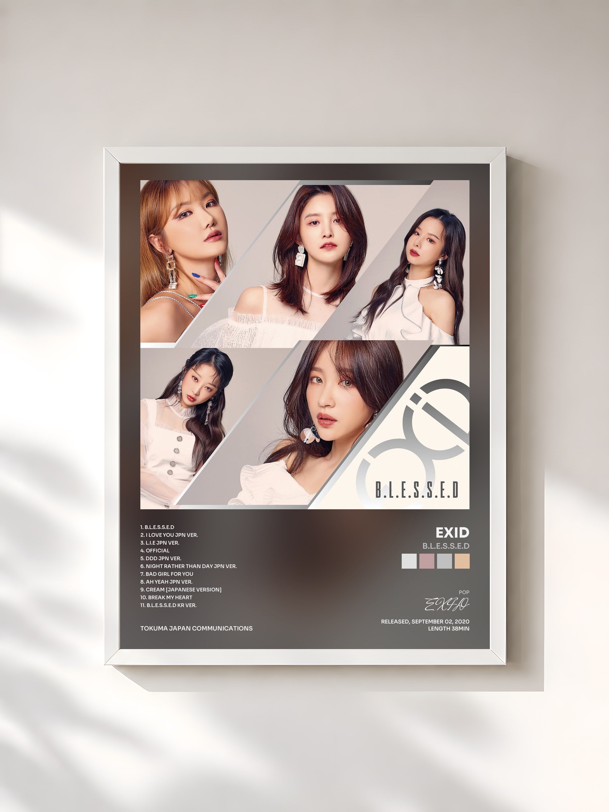 #blanc Tableau de l'album B.L.E.S.S.E.D de EXID, cadre blanc, imprimé et encadré en France