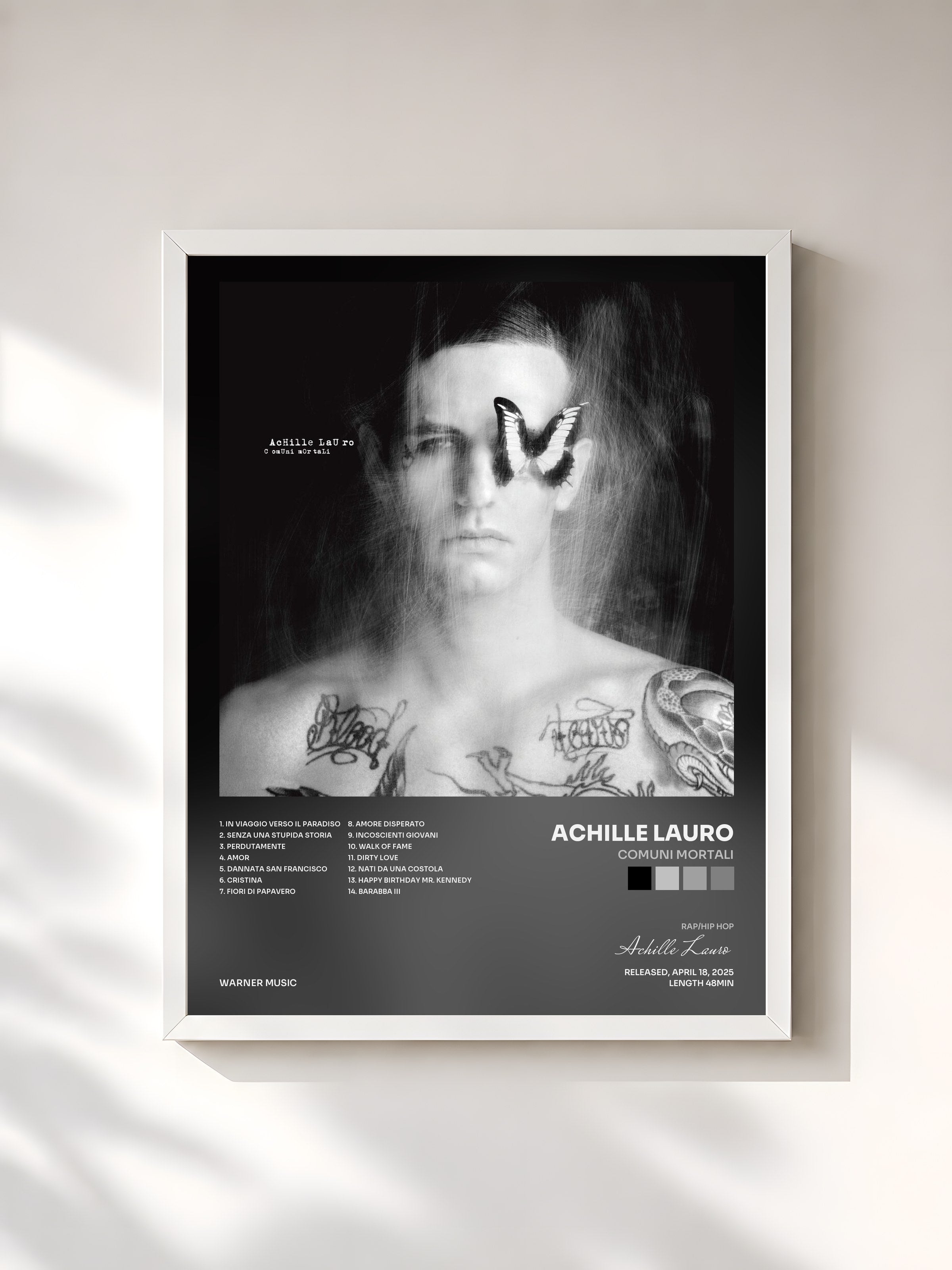 #blanc Tableau de l'album Comuni Mortali de Achille Lauro, cadre blanc, imprimé et encadré en France