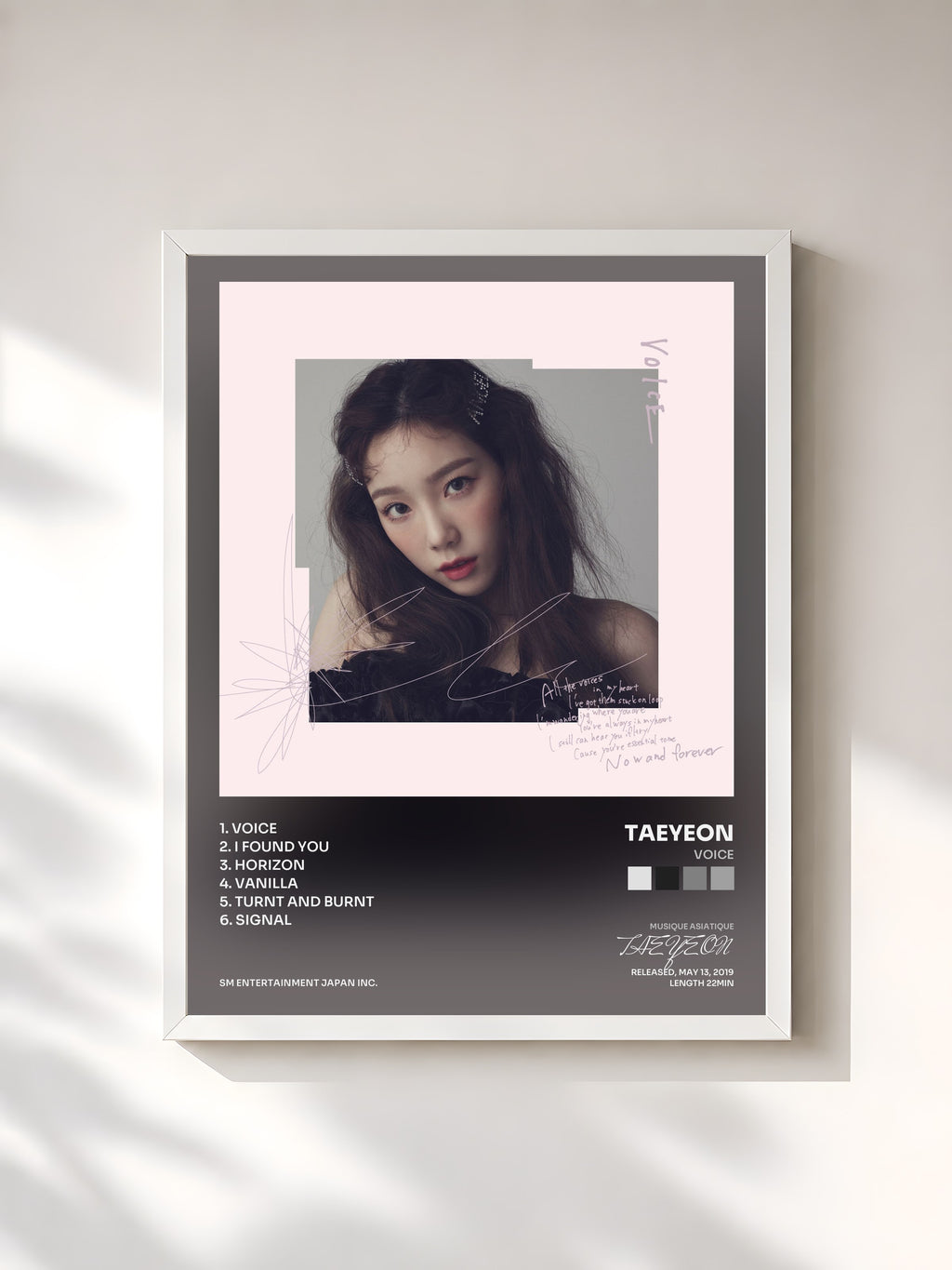 #blanc Tableau de l'album VOICE de TAEYEON, cadre blanc, imprimé et encadré en France