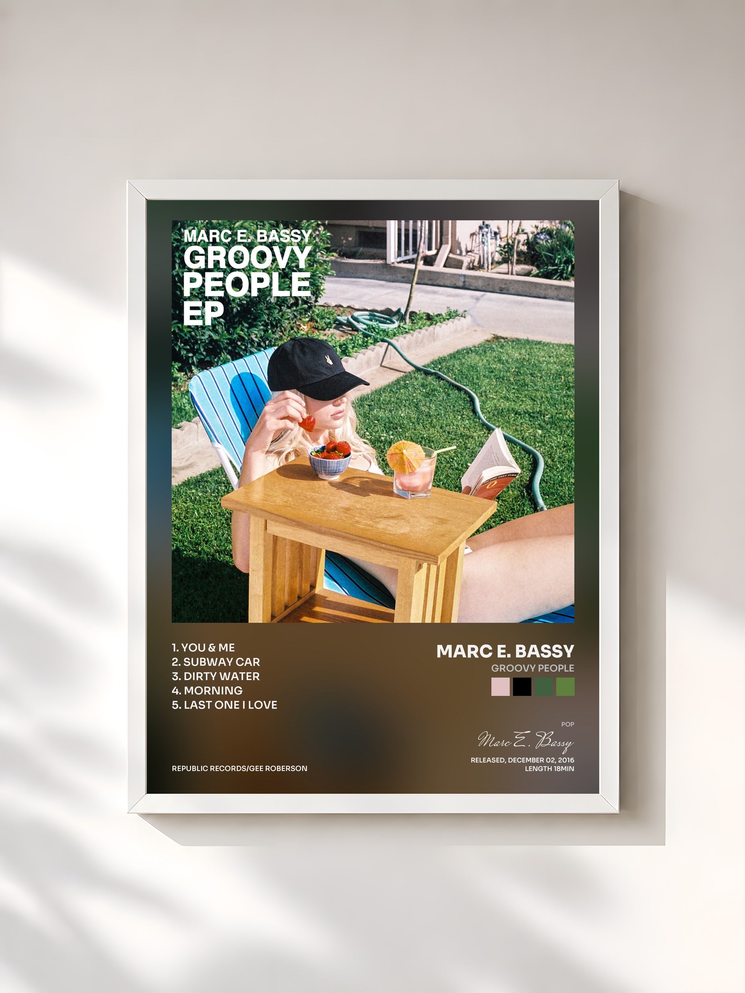 #blanc Tableau de l'album Groovy People de Marc E. Bassy, cadre blanc, imprimé et encadré en France