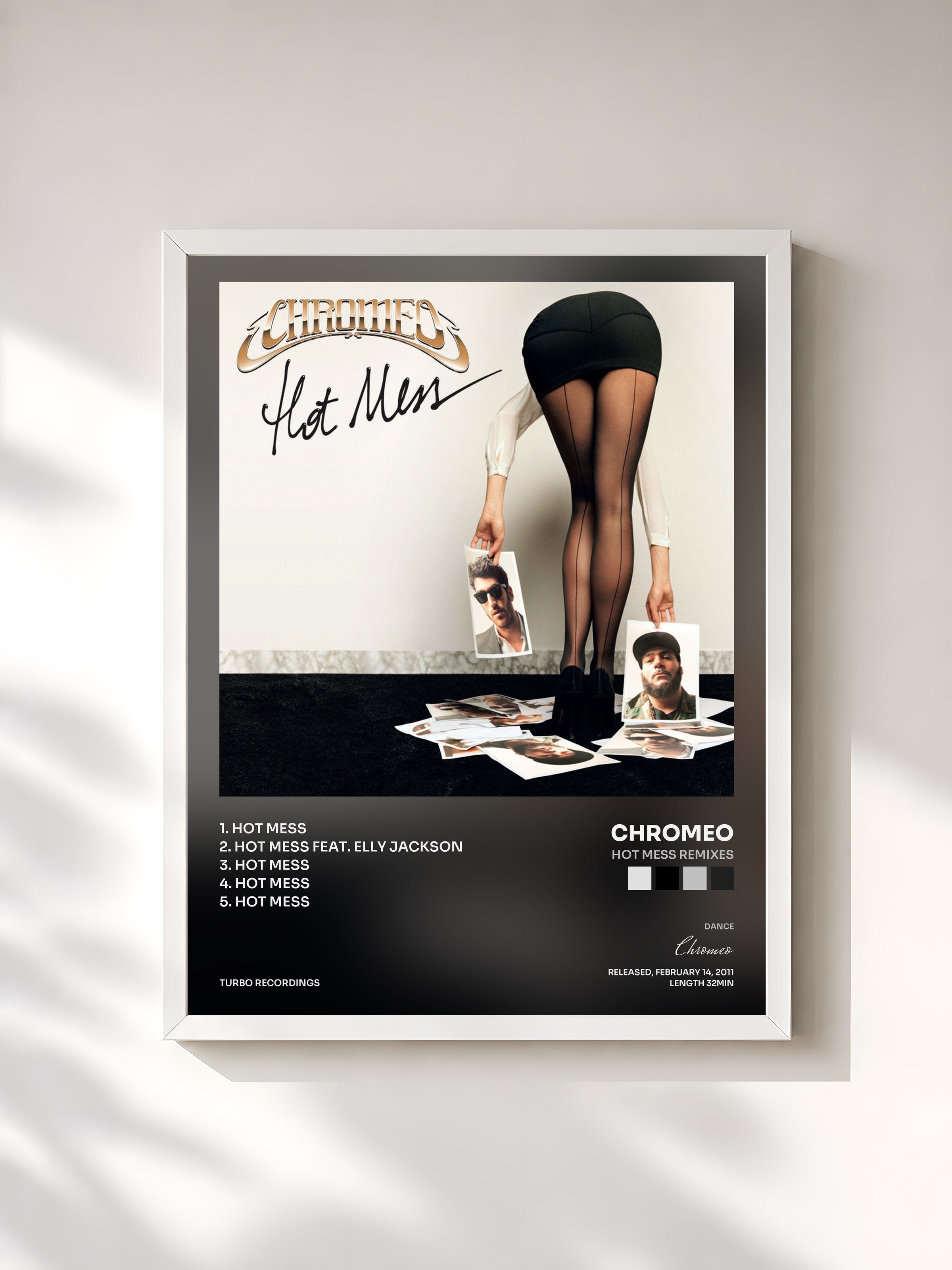 #blanc Tableau de l'album Hot Mess Remixes de Chromeo, cadre blanc, imprimé et encadré en France