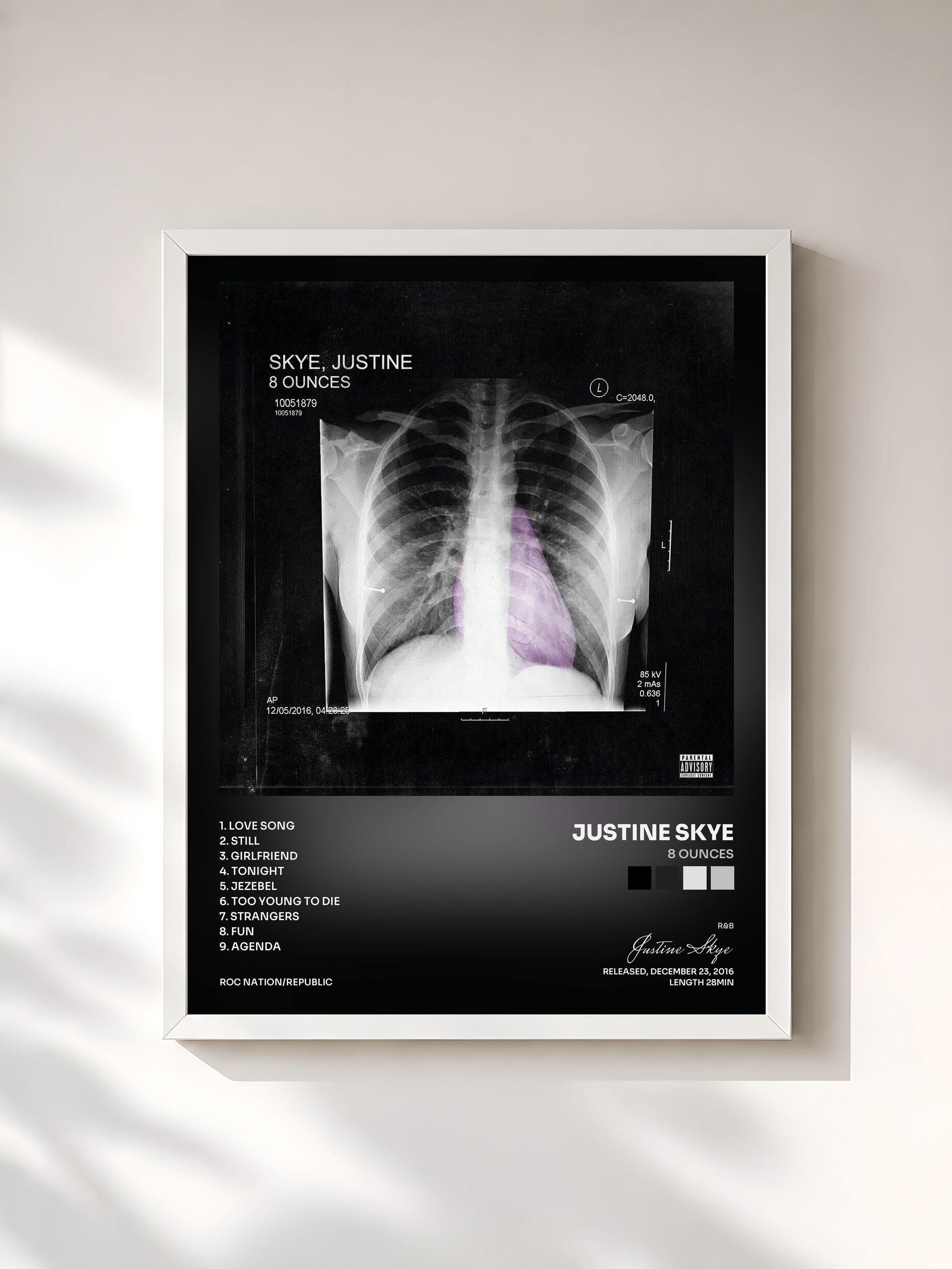 #blanc Tableau de l'album 8 Ounces de Justine Skye, cadre blanc, imprimé et encadré en France