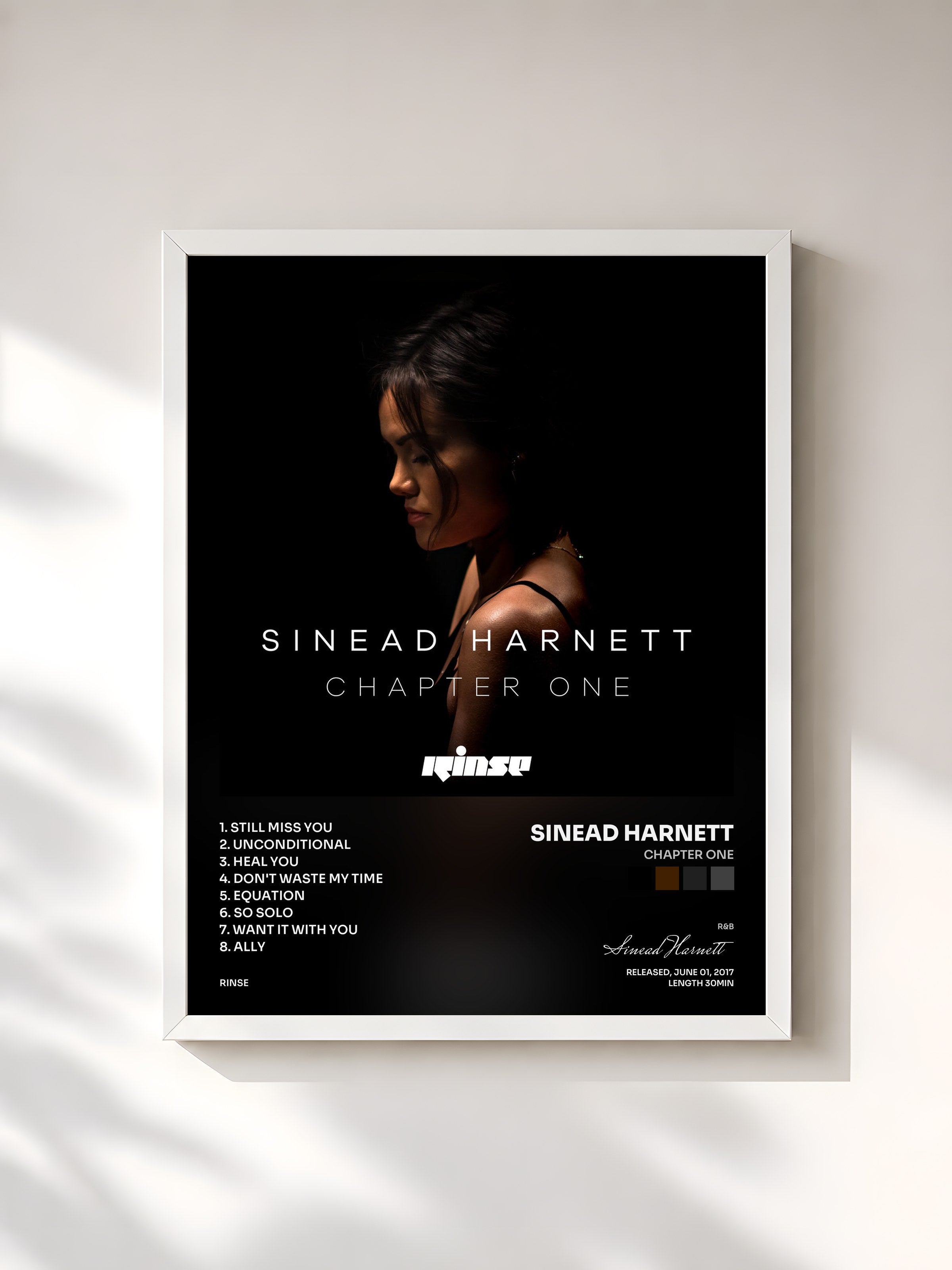 #blanc Tableau de l'album Chapter One de Sinead Harnett, cadre blanc, imprimé et encadré en France