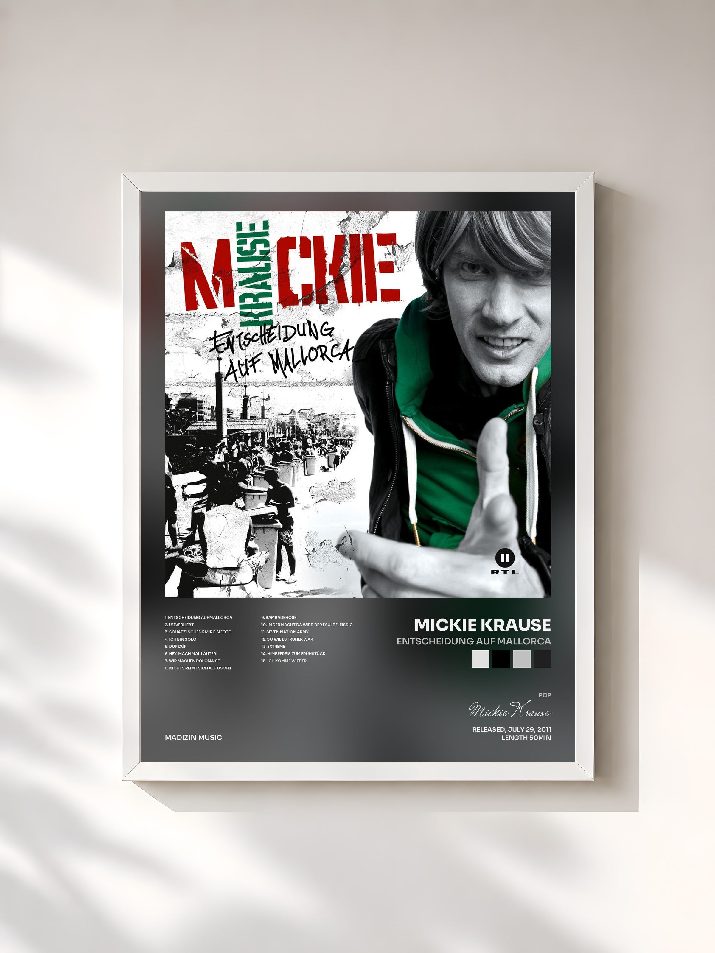 #blanc Tableau de l'album Entscheidung auf Mallorca de Mickie Krause, cadre blanc, imprimé et encadré en France
