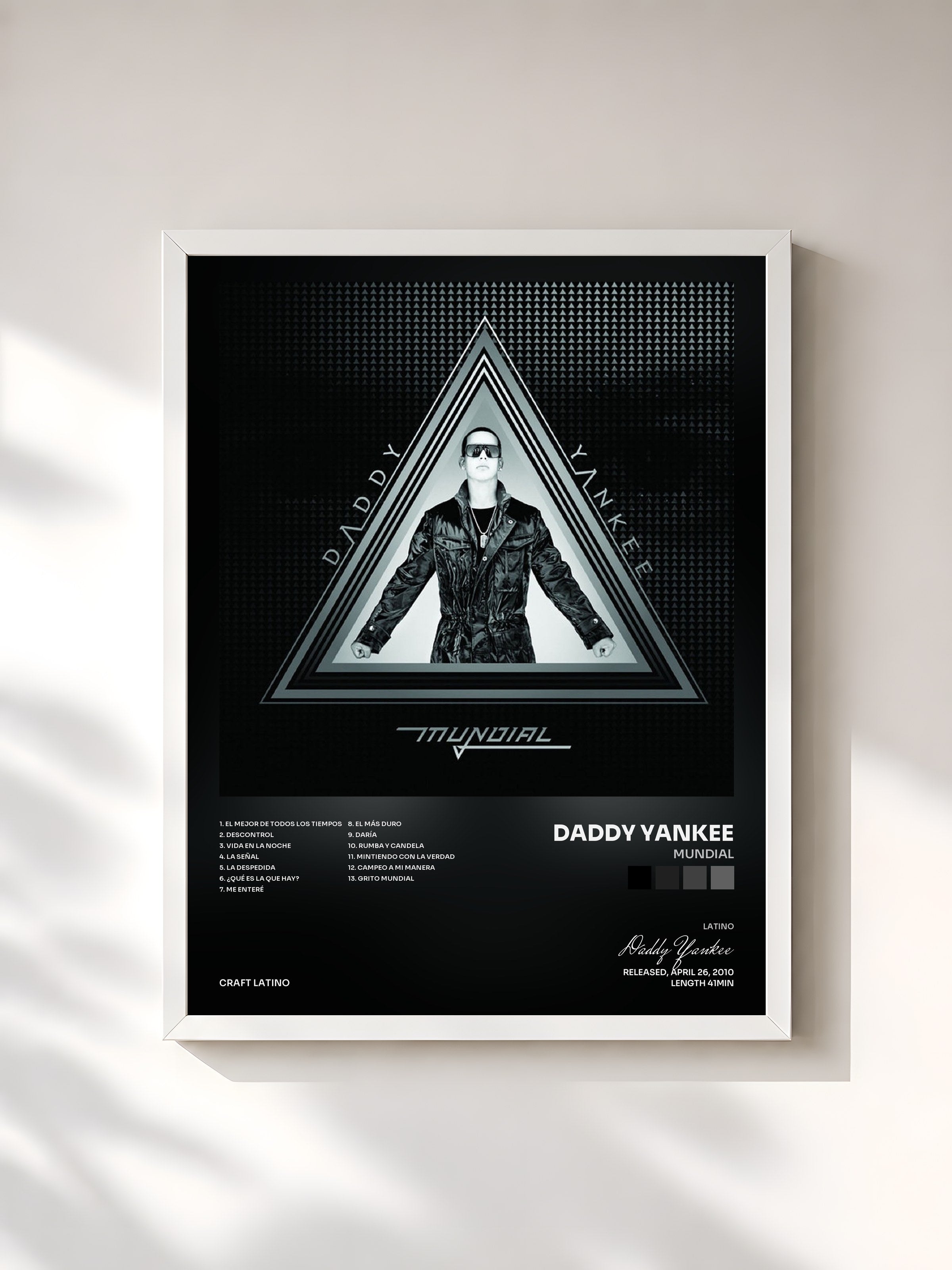#blanc Tableau de l'album Mundial de Daddy Yankee, cadre blanc, imprimé et encadré en France