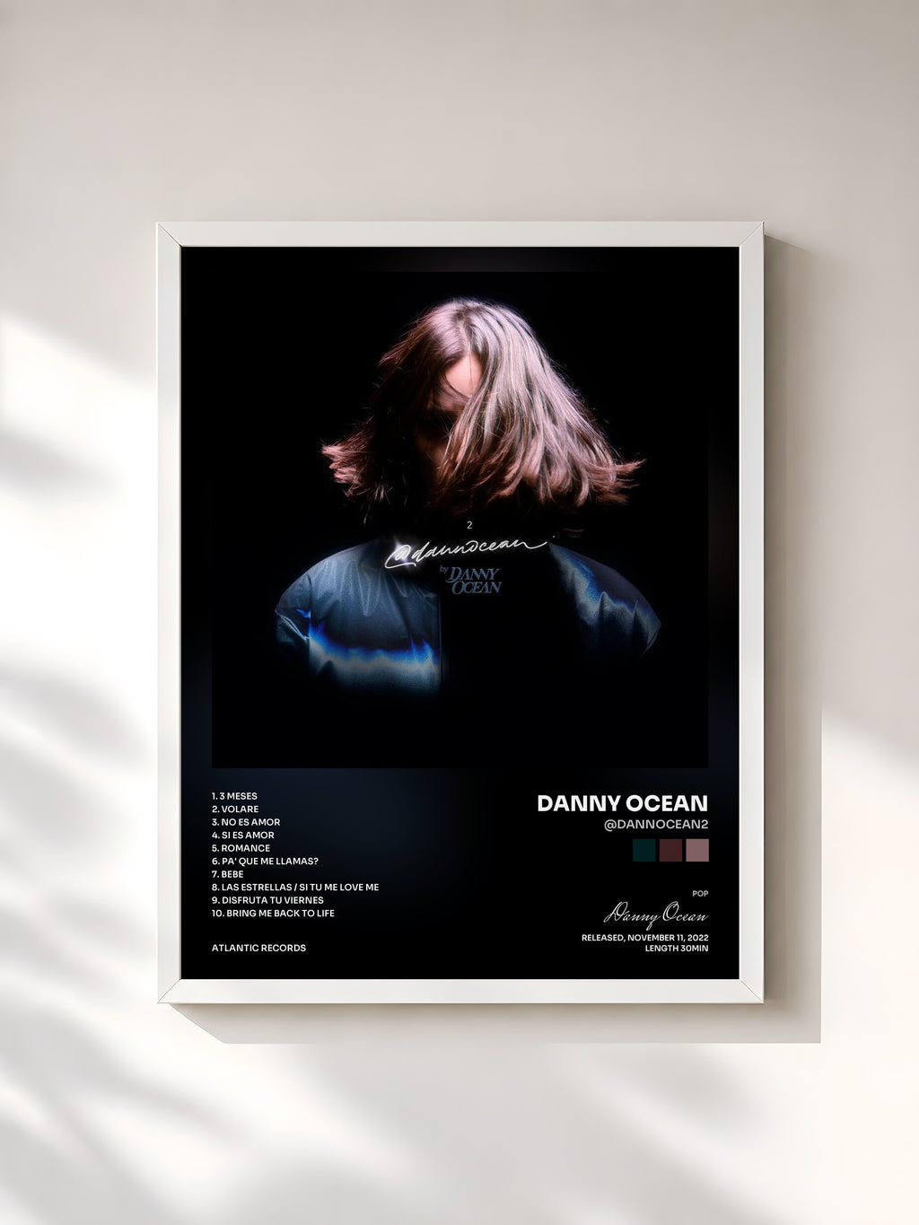 #blanc Tableau de l'album @dannocean2 de Danny Ocean, cadre blanc, imprimé et encadré en France