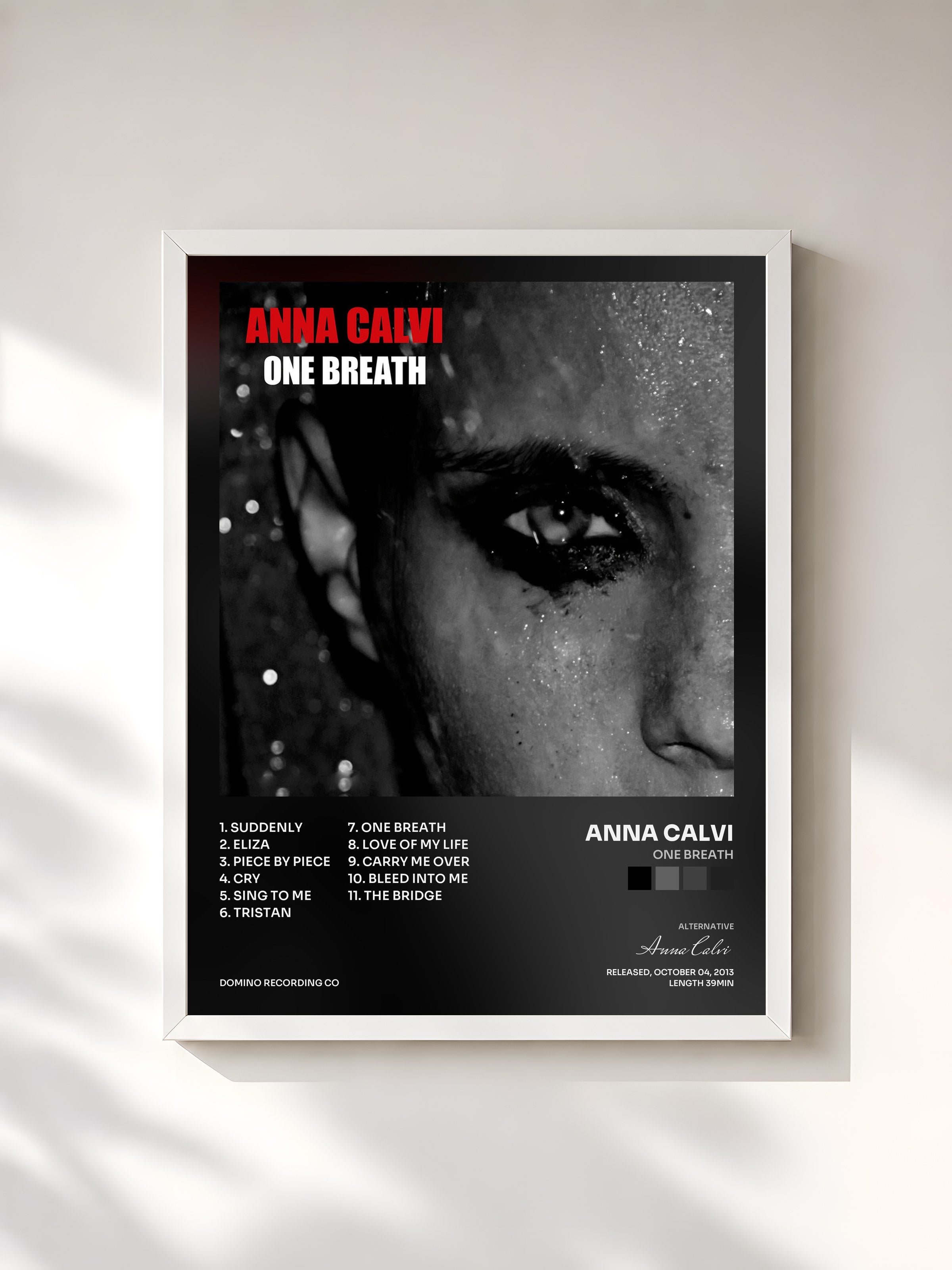 #blanc Tableau de l'album One Breath de Anna Calvi, cadre blanc, imprimé et encadré en France