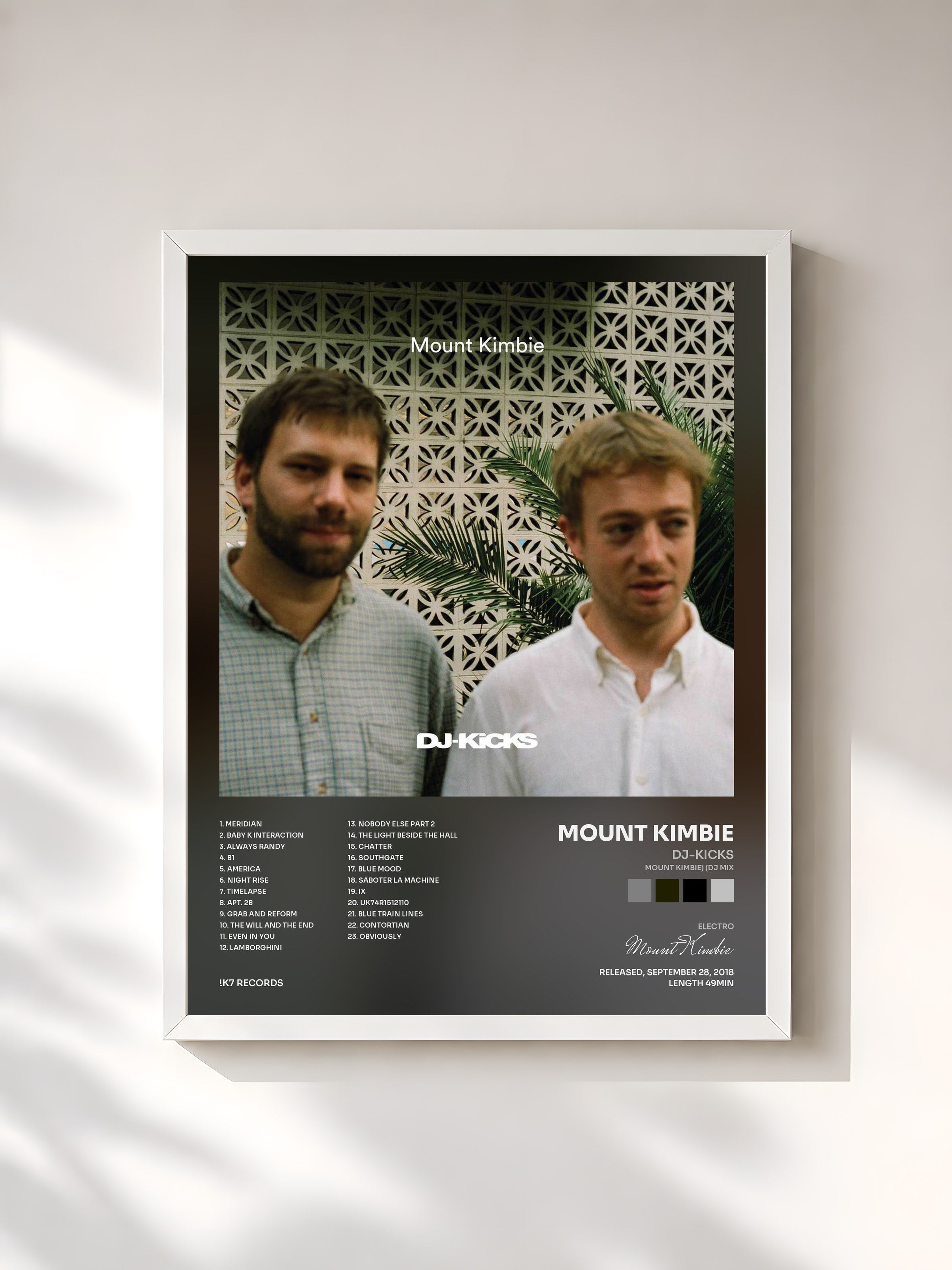 #blanc Tableau de l'album DJ-Kicks (Mount Kimbie) (DJ Mix) de Mount Kimbie, cadre blanc, imprimé et encadré en France