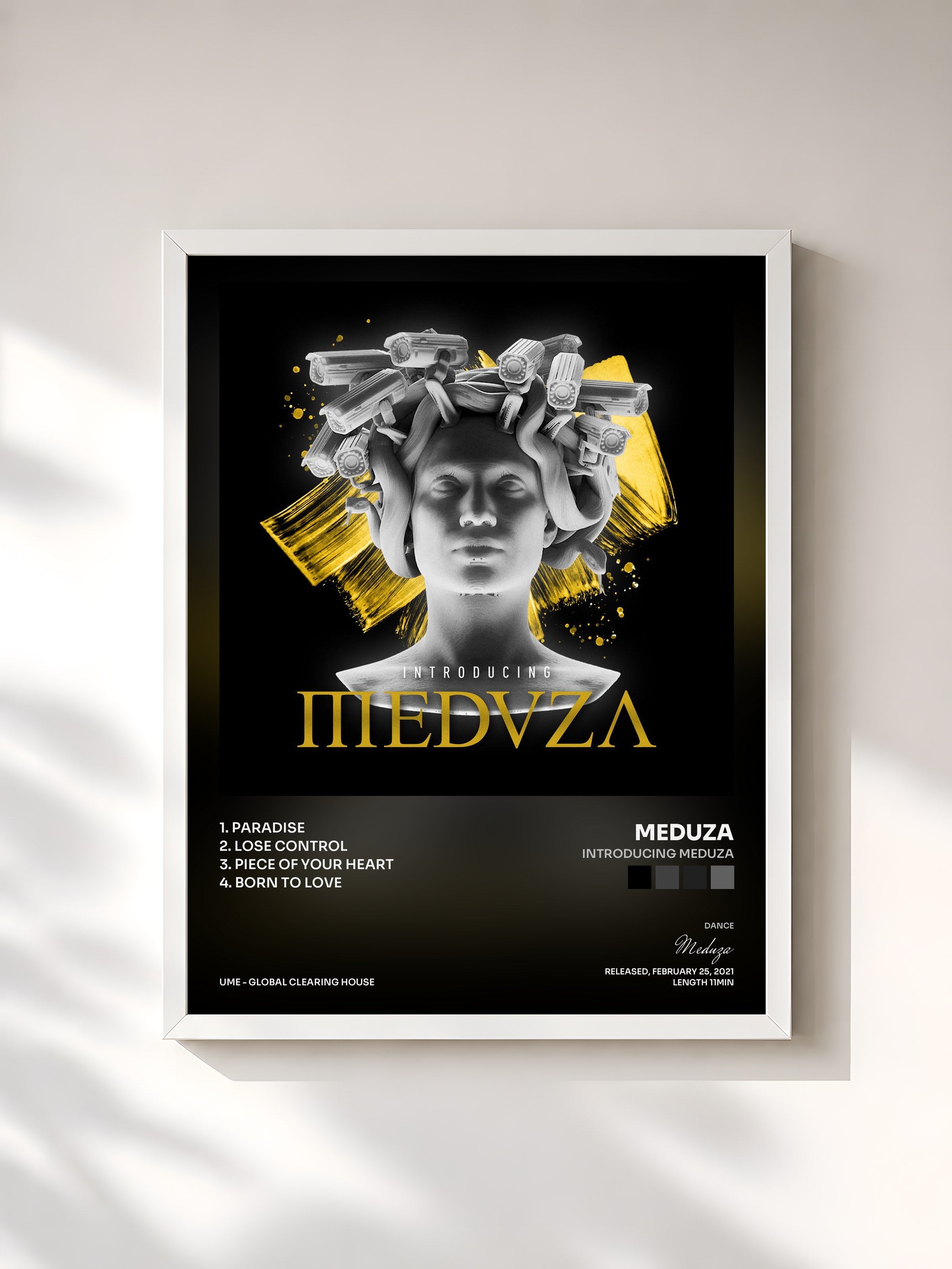 #blanc Tableau de l'album Introducing MEDUZA de Meduza, cadre blanc, imprimé et encadré en France