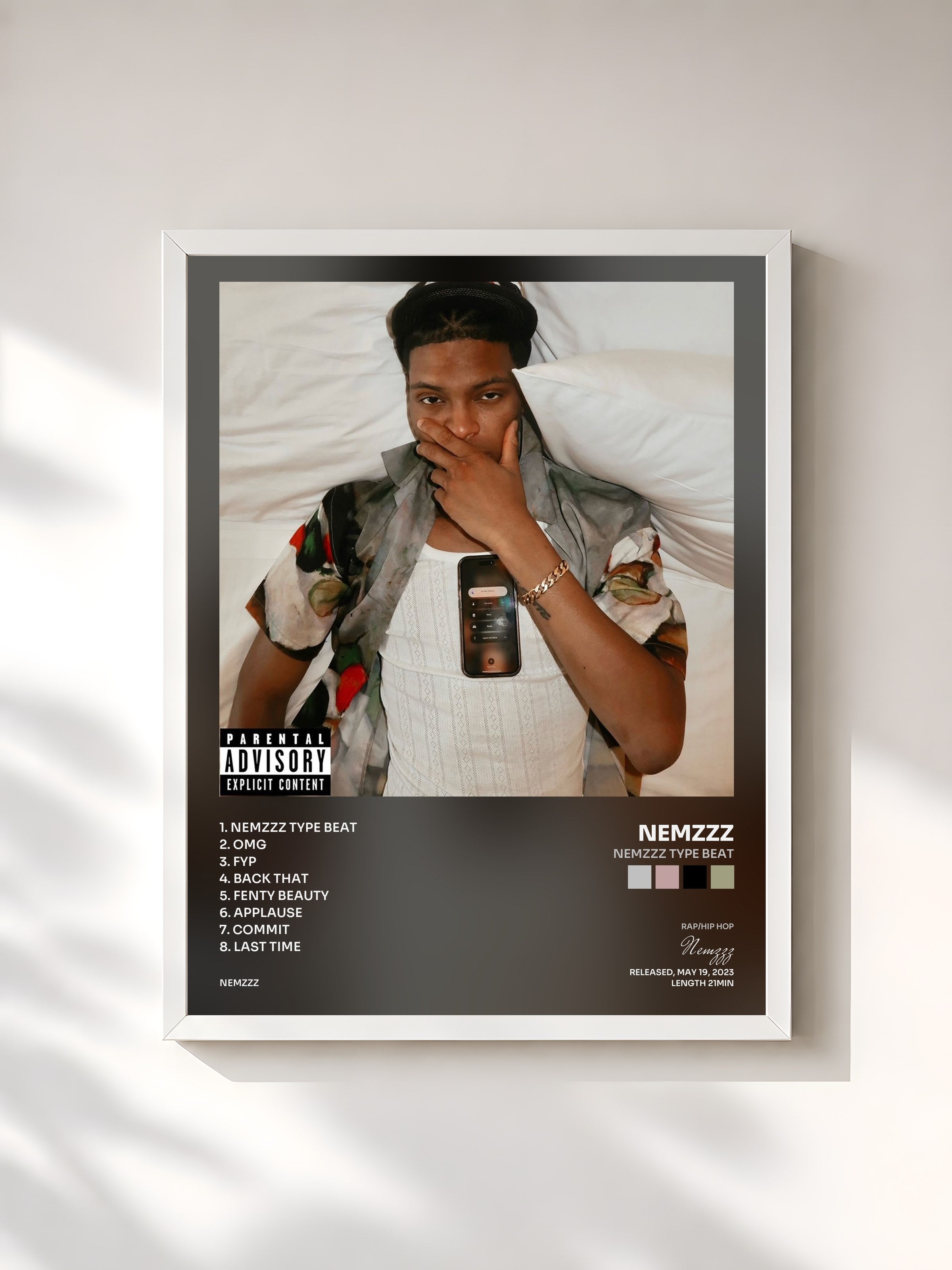 #blanc Tableau de l'album NEMZZZ TYPE BEAT de Nemzzz, cadre blanc, imprimé et encadré en France