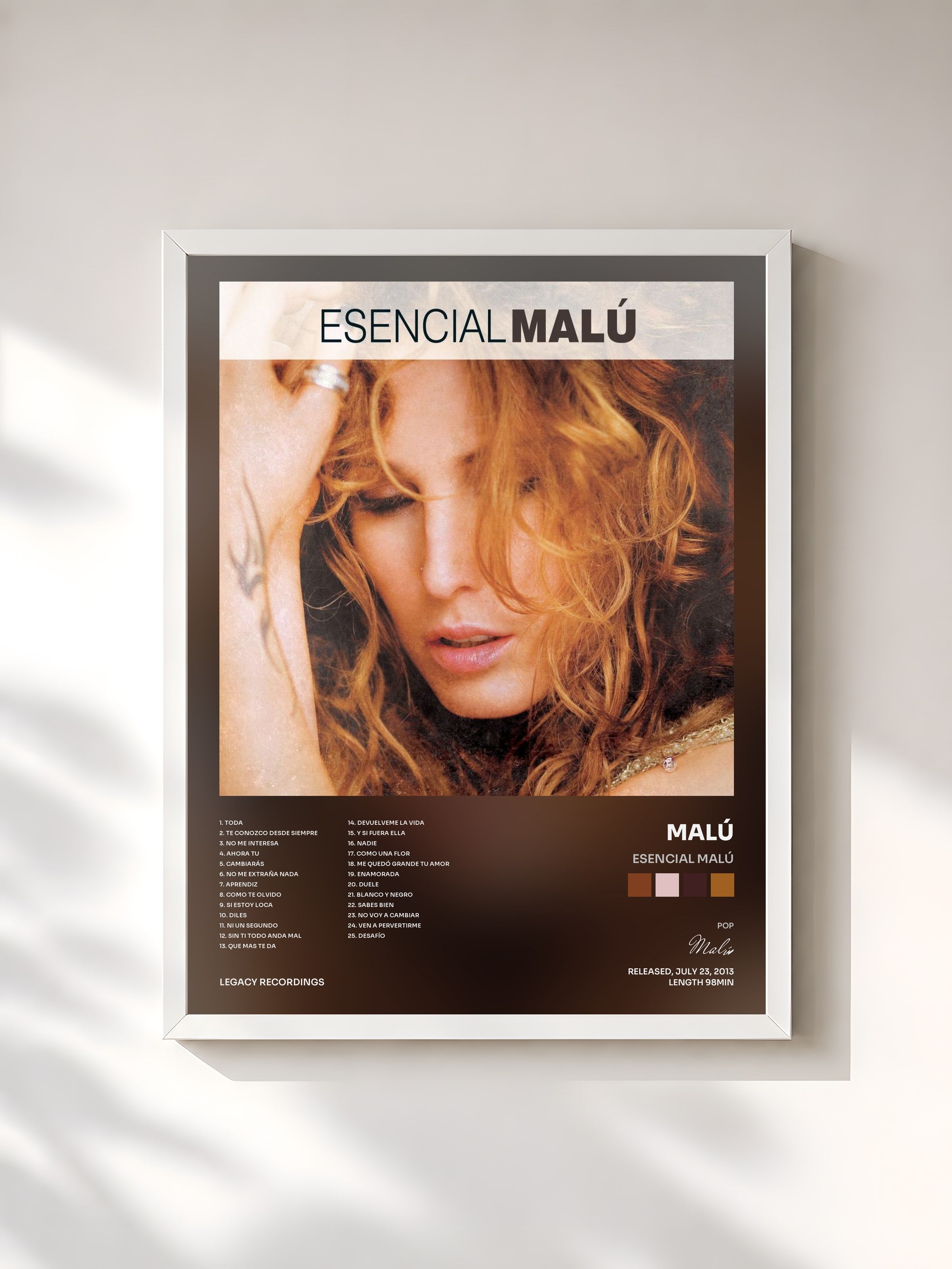 #blanc Tableau de l'album Esencial Malú de Malú, cadre blanc, imprimé et encadré en France