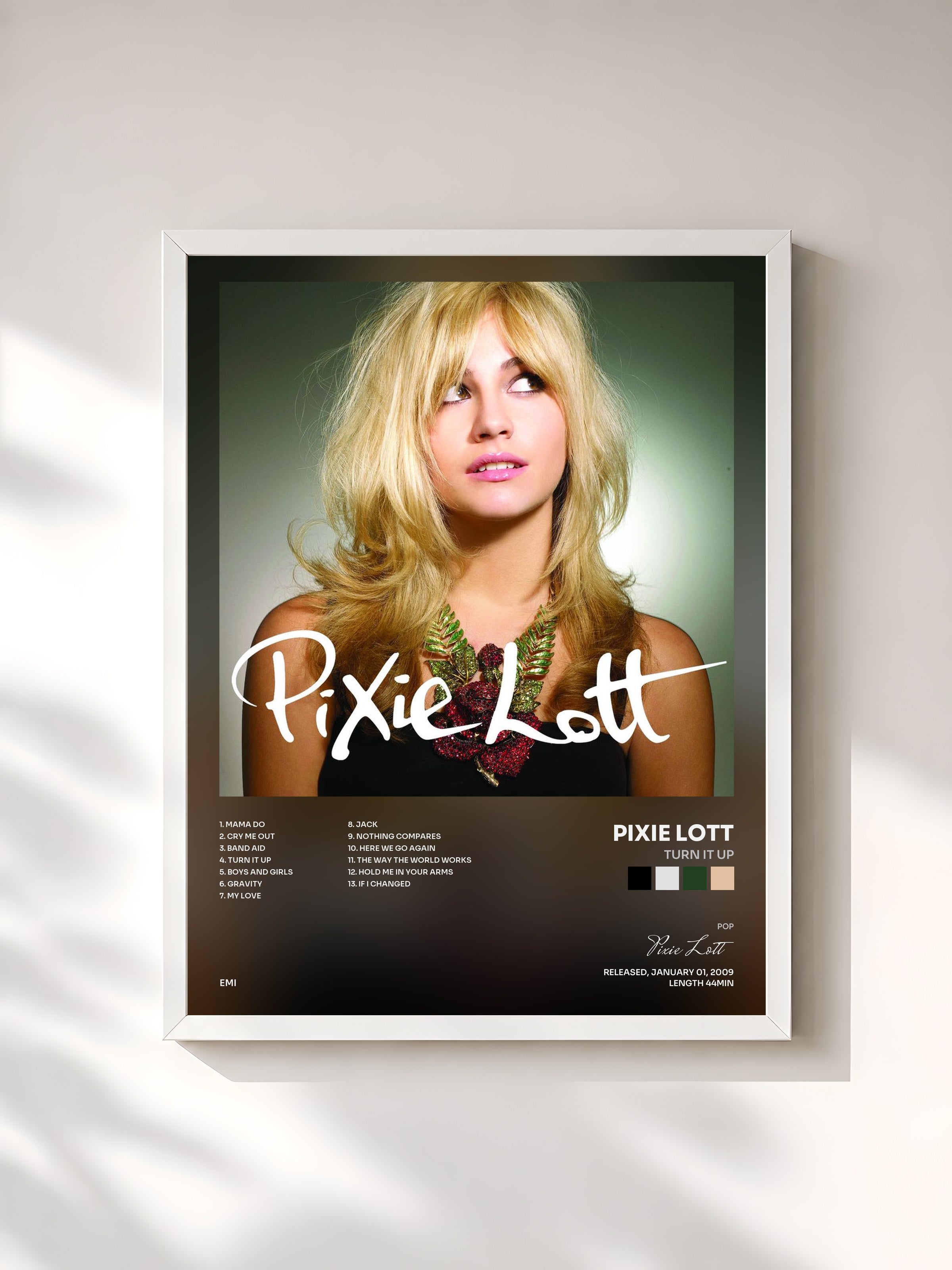 #blanc Tableau de l'album Turn It Up de Pixie Lott, cadre blanc, imprimé et encadré en France
