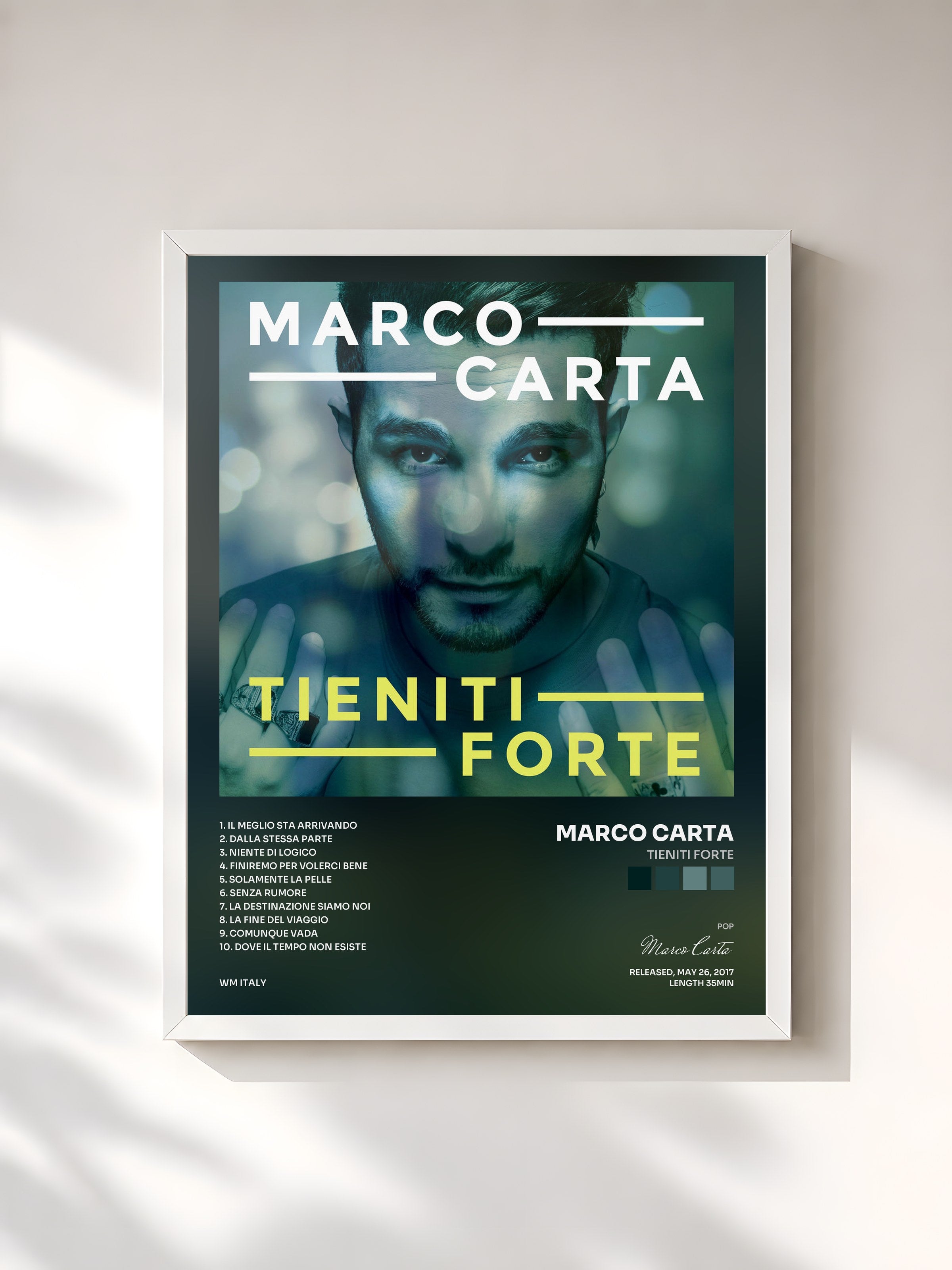 #blanc Tableau de l'album Tieniti forte de Marco Carta, cadre blanc, imprimé et encadré en France