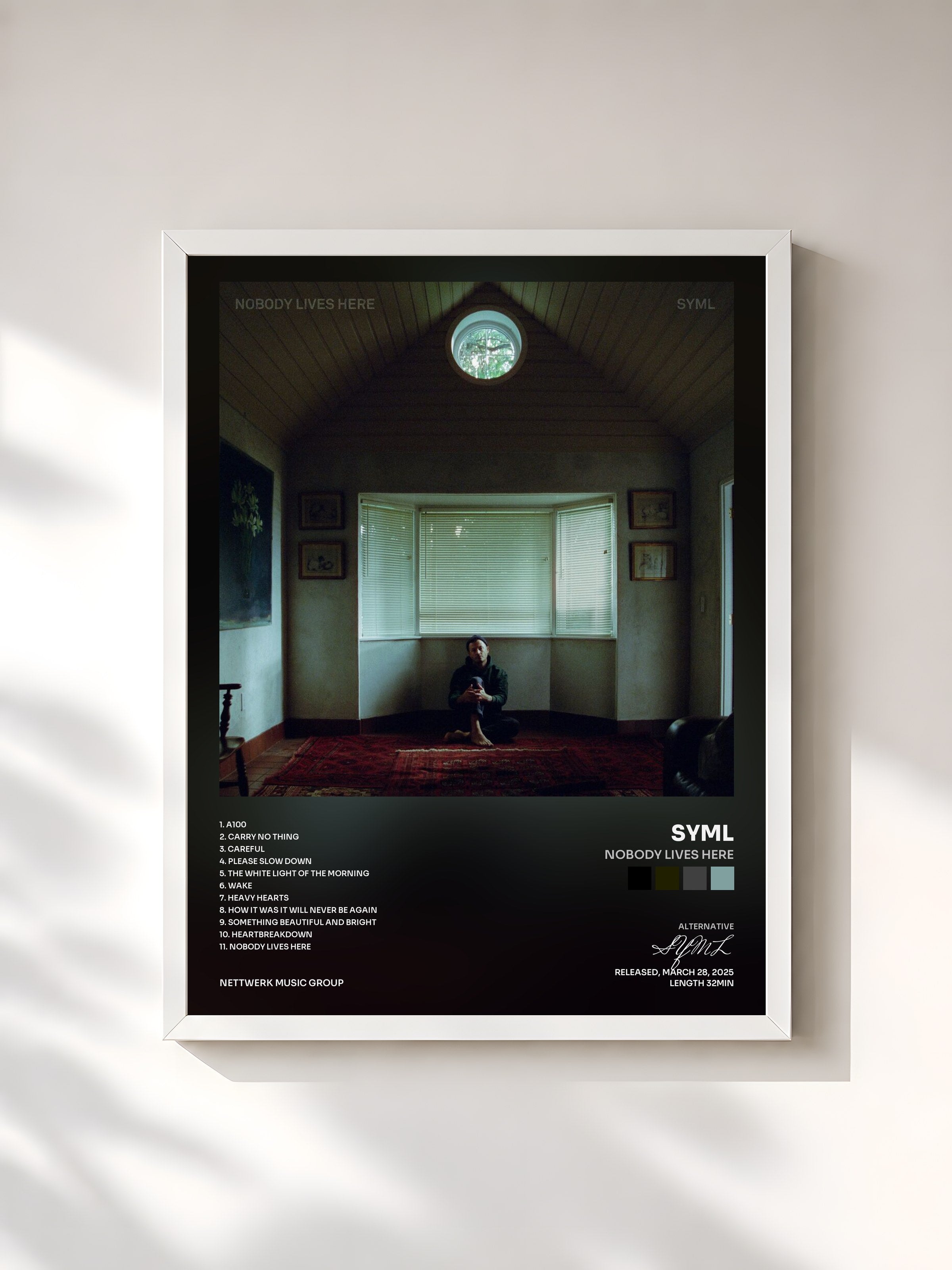#blanc Tableau de l'album Nobody Lives Here de SYML, cadre blanc, imprimé et encadré en France