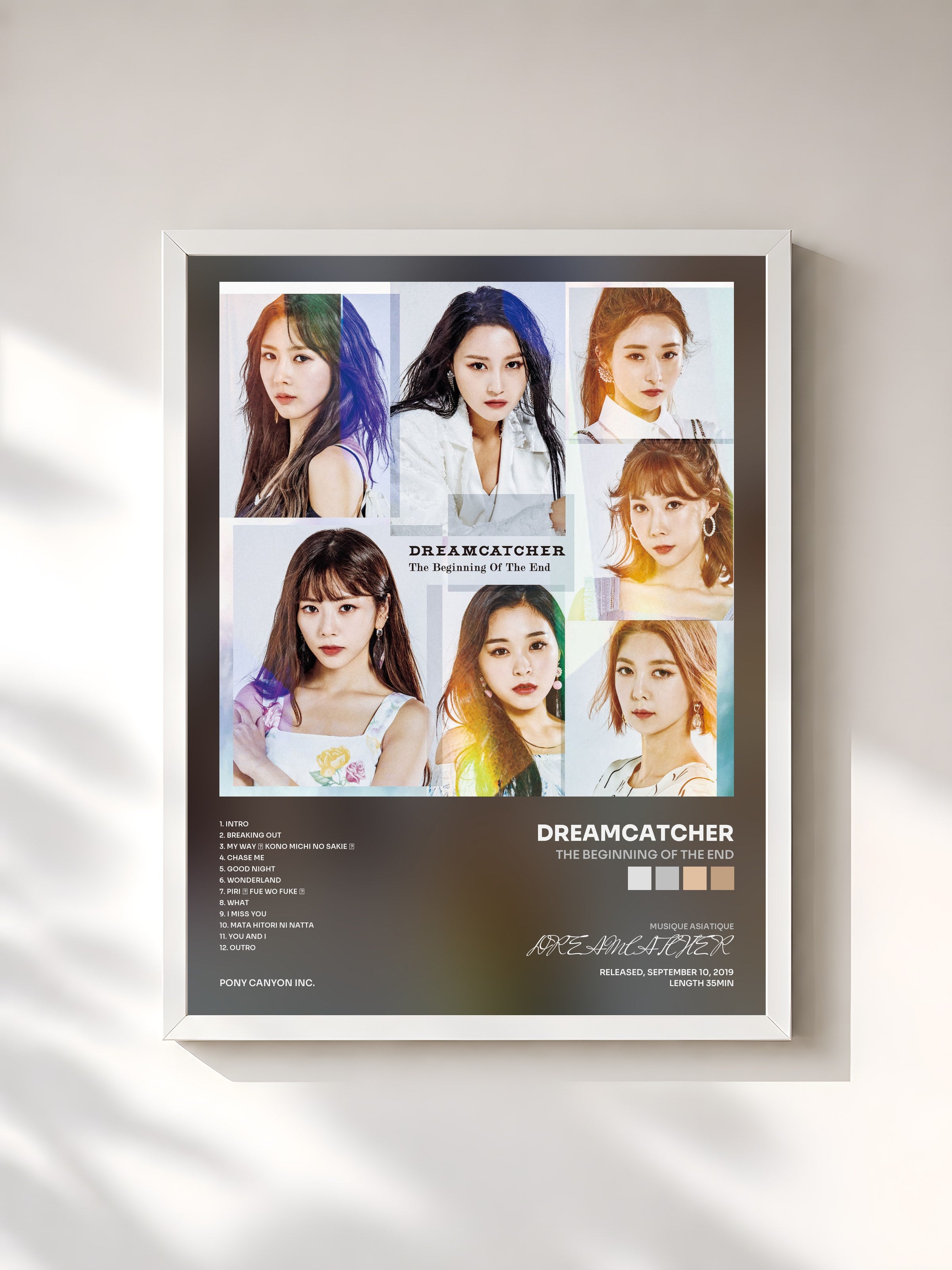 #blanc Tableau de l'album The Beginning of The End de DREAMCATCHER, cadre blanc, imprimé et encadré en France