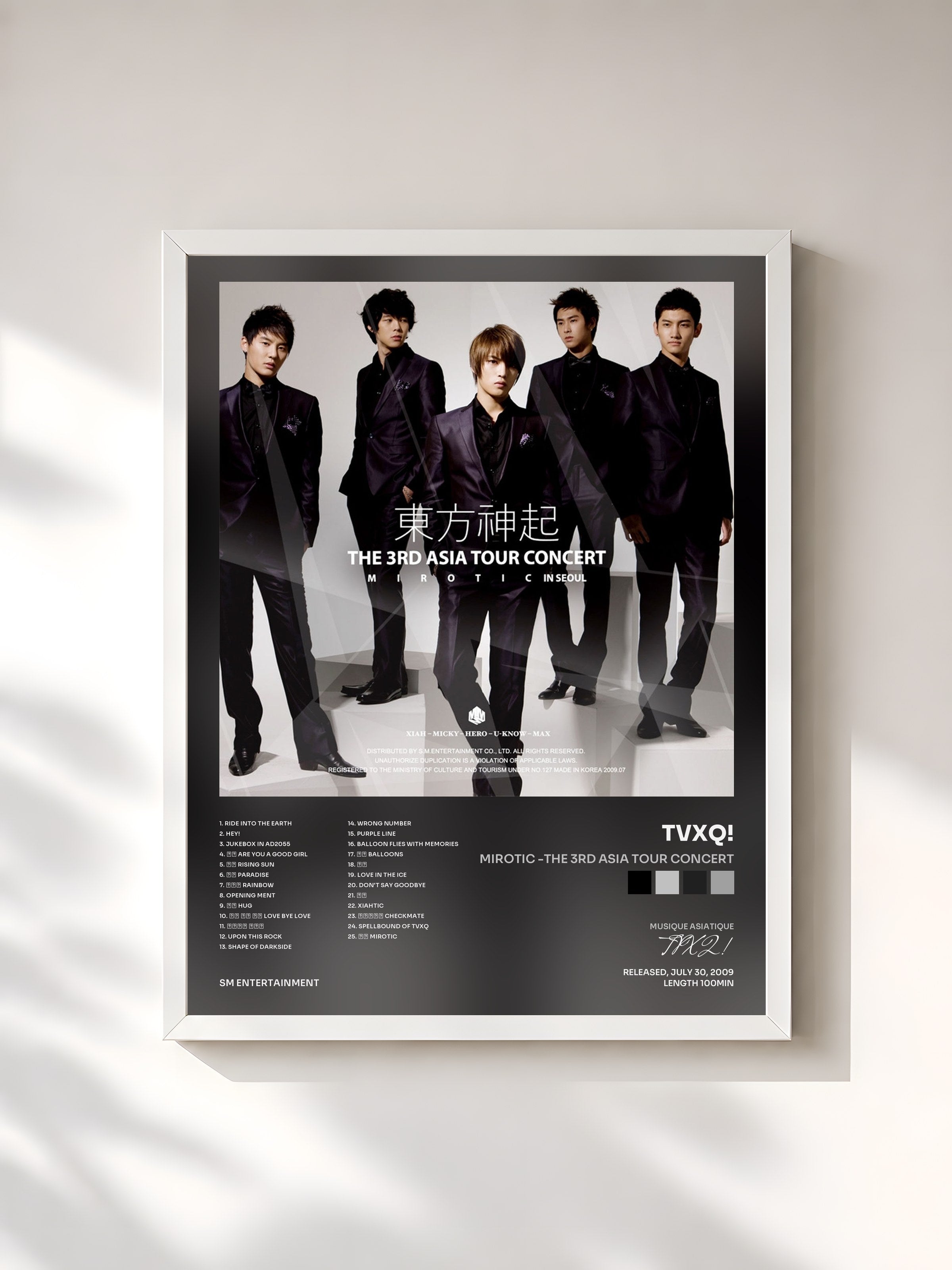 #blanc Tableau de l'album MIROTIC -The 3rd Asia Tour Concert de TVXQ!, cadre blanc, imprimé et encadré en France