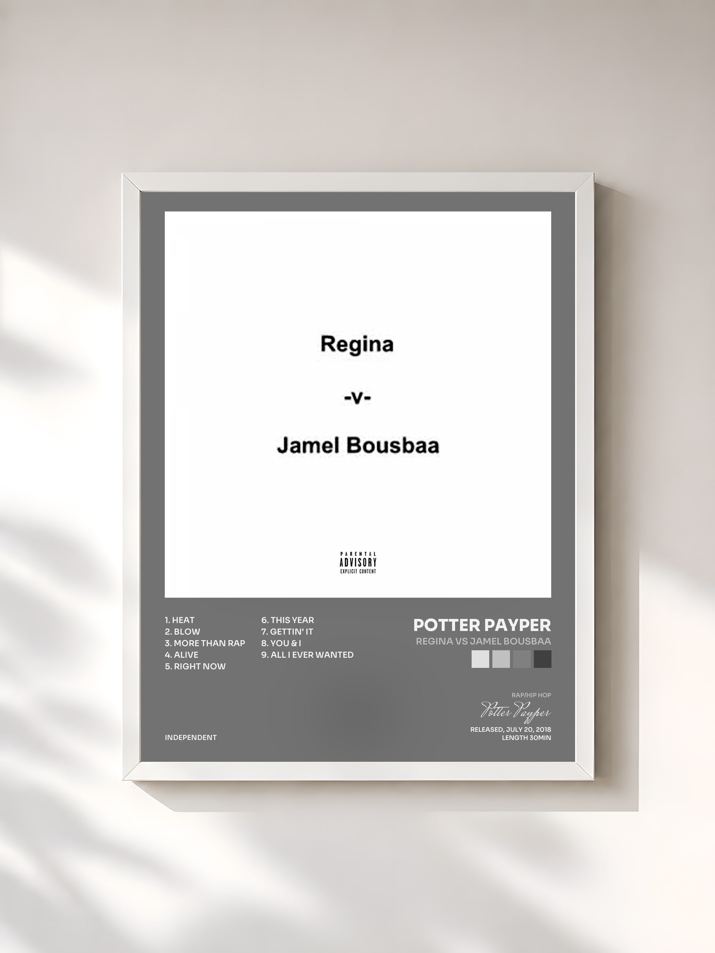 #blanc Tableau de l'album Regina Vs Jamel Bousbaa de Potter Payper, cadre blanc, imprimé et encadré en France