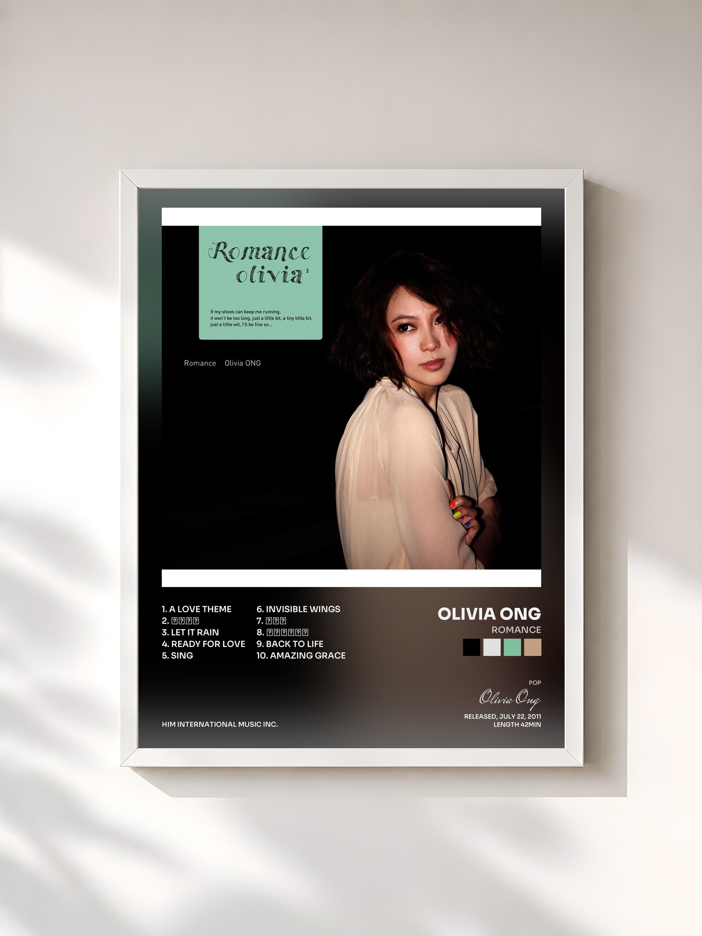 #blanc Tableau de l'album Romance de Olivia Ong, cadre blanc, imprimé et encadré en France