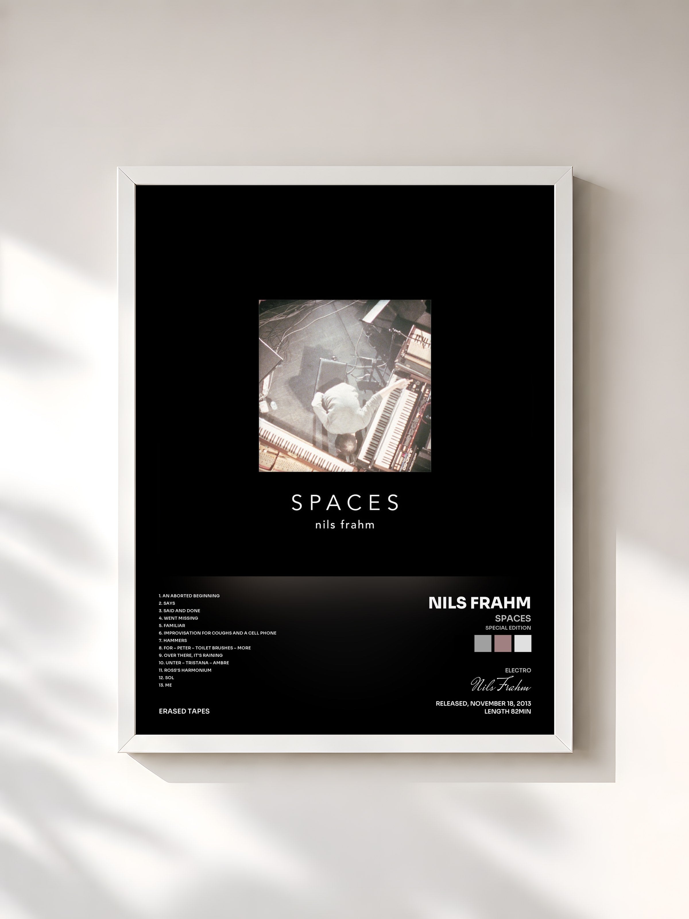 #blanc Tableau de l'album Spaces (Special Edition) de Nils Frahm, cadre blanc, imprimé et encadré en France