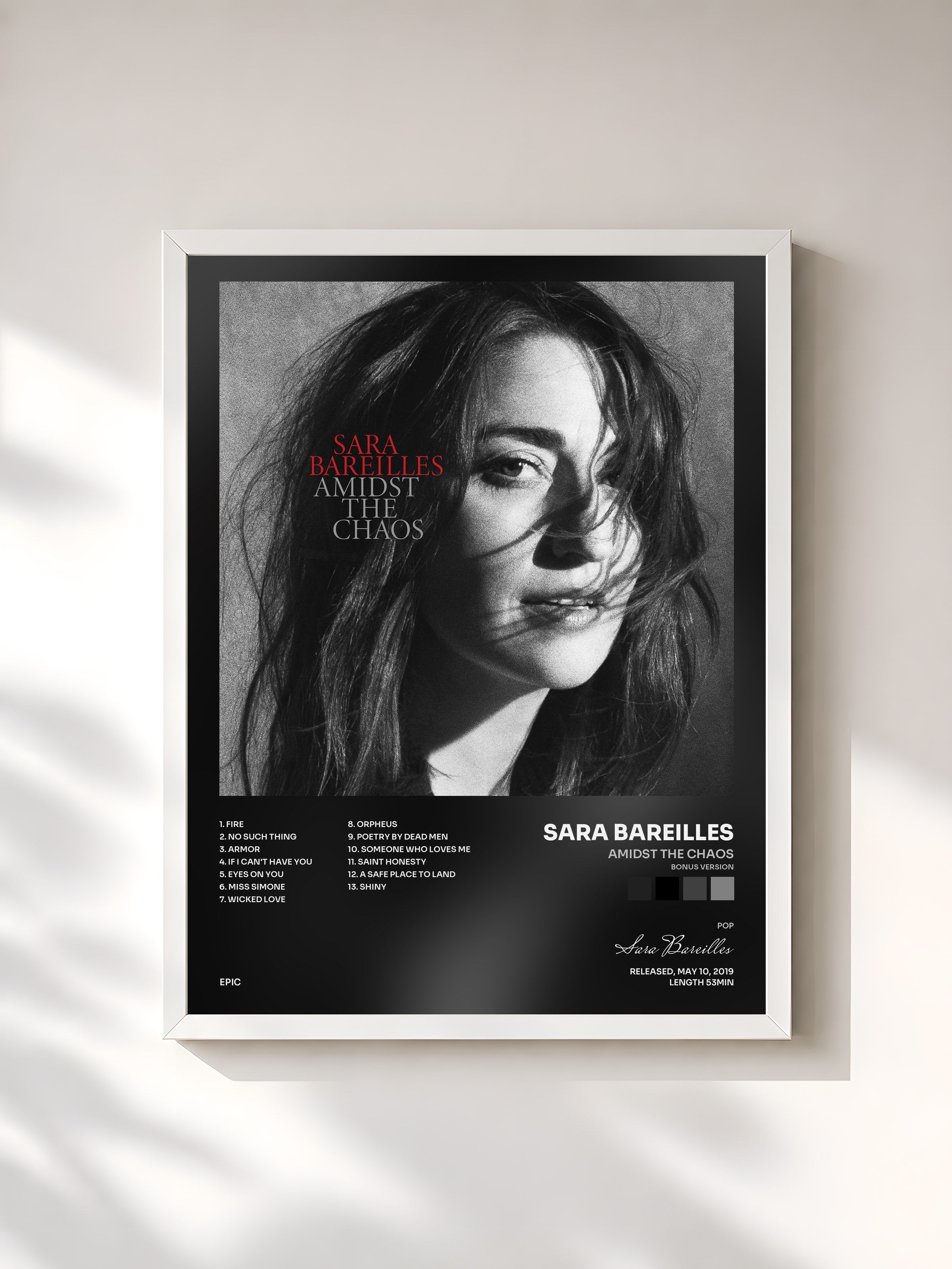 #blanc Tableau de l'album Amidst the Chaos (Bonus Version) de Sara Bareilles, cadre blanc, imprimé et encadré en France