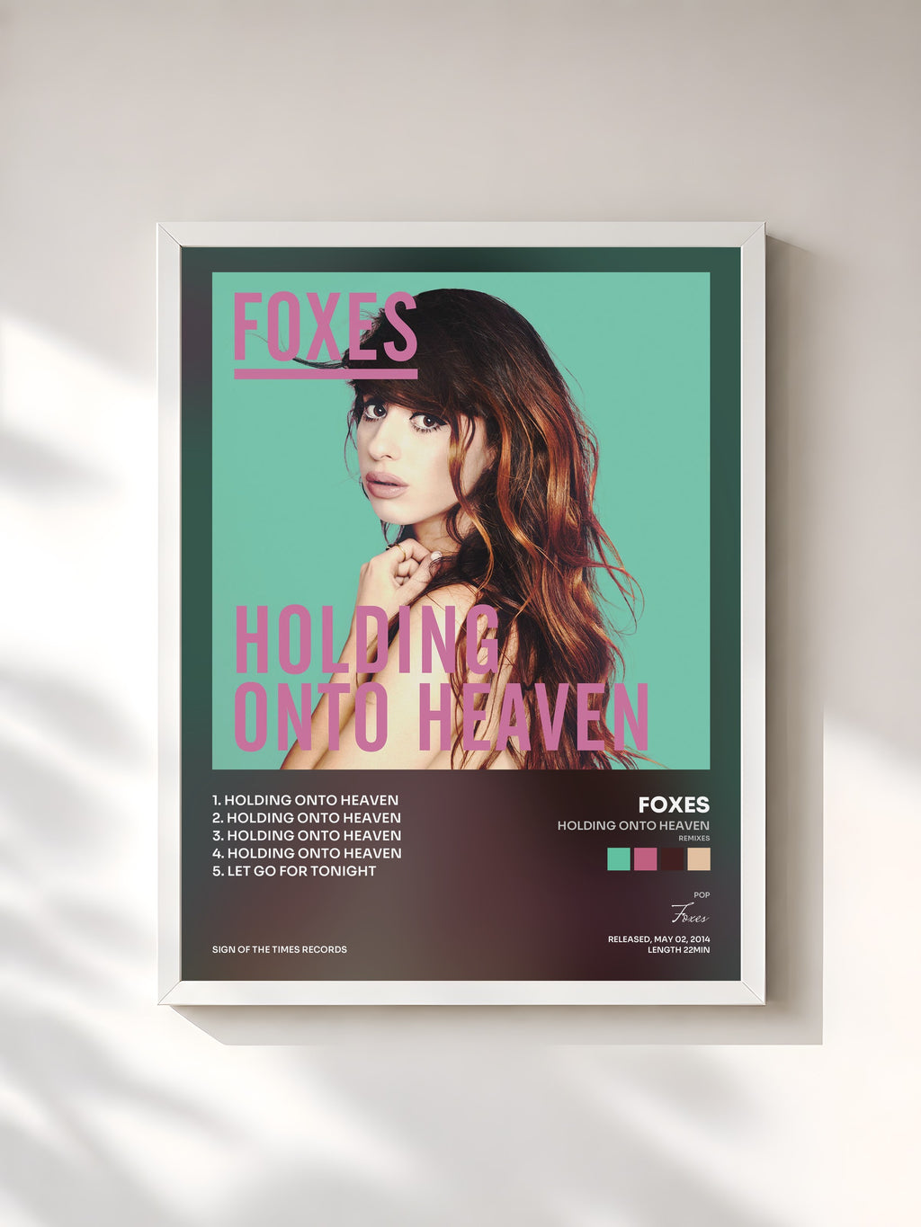 #blanc Tableau de l'album Holding Onto Heaven (Remixes) de Foxes, cadre blanc, imprimé et encadré en France