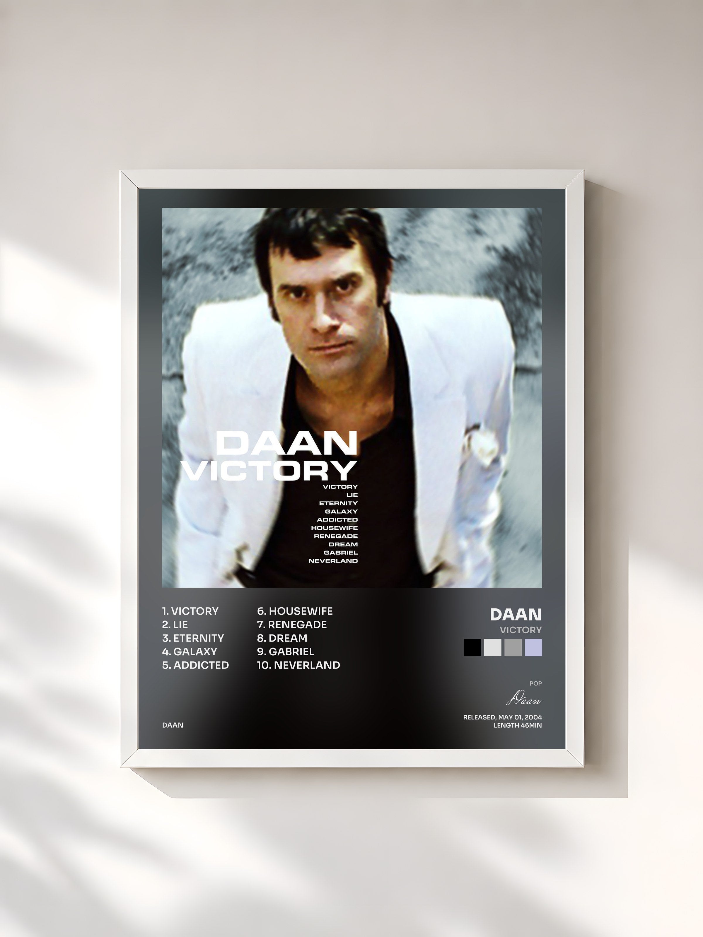 #blanc Tableau de l'album Victory de Daan, cadre blanc, imprimé et encadré en France