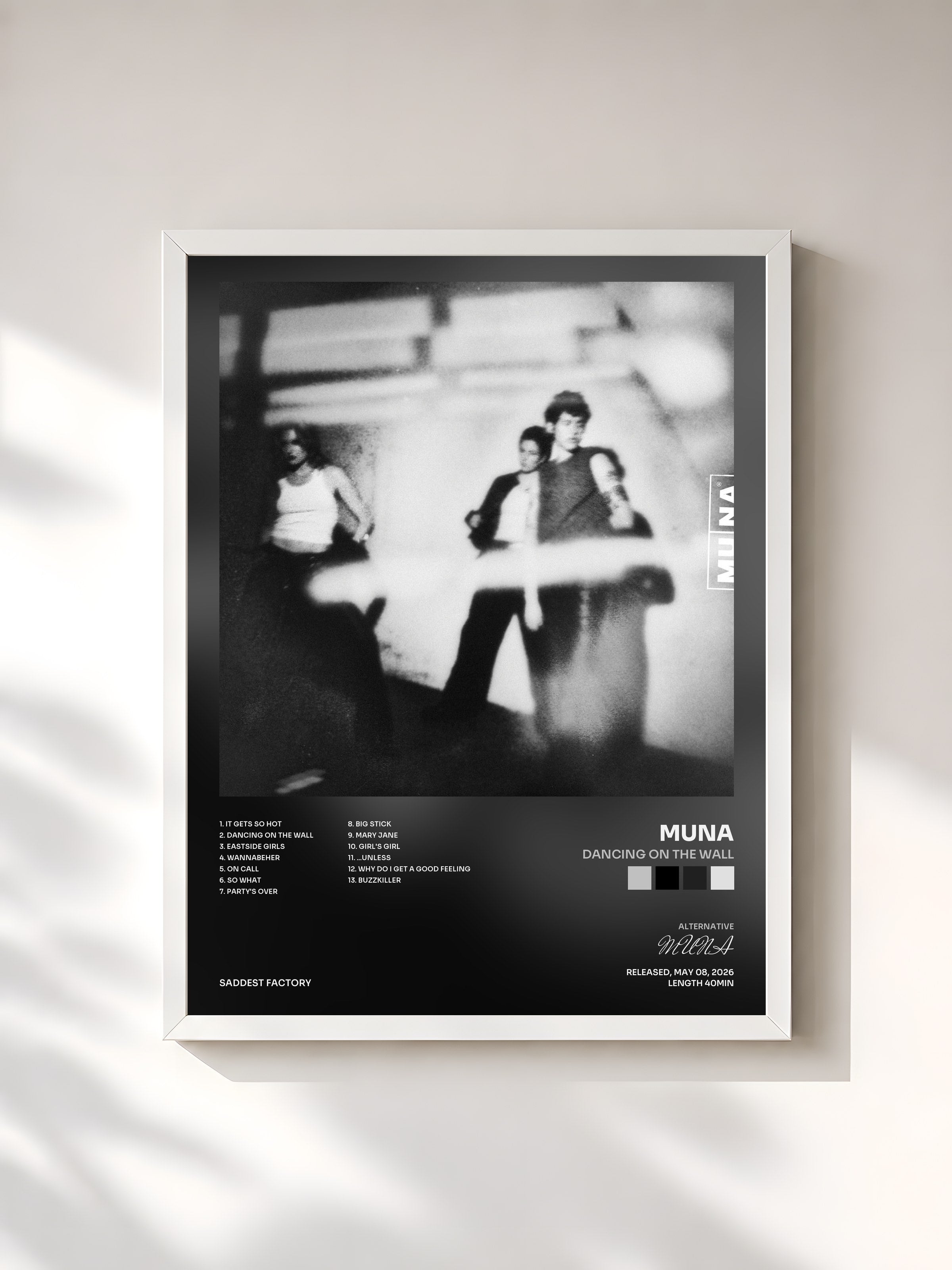 #blanc Tableau de l'album Dancing On The Wall de MUNA, cadre blanc, imprimé et encadré en France
