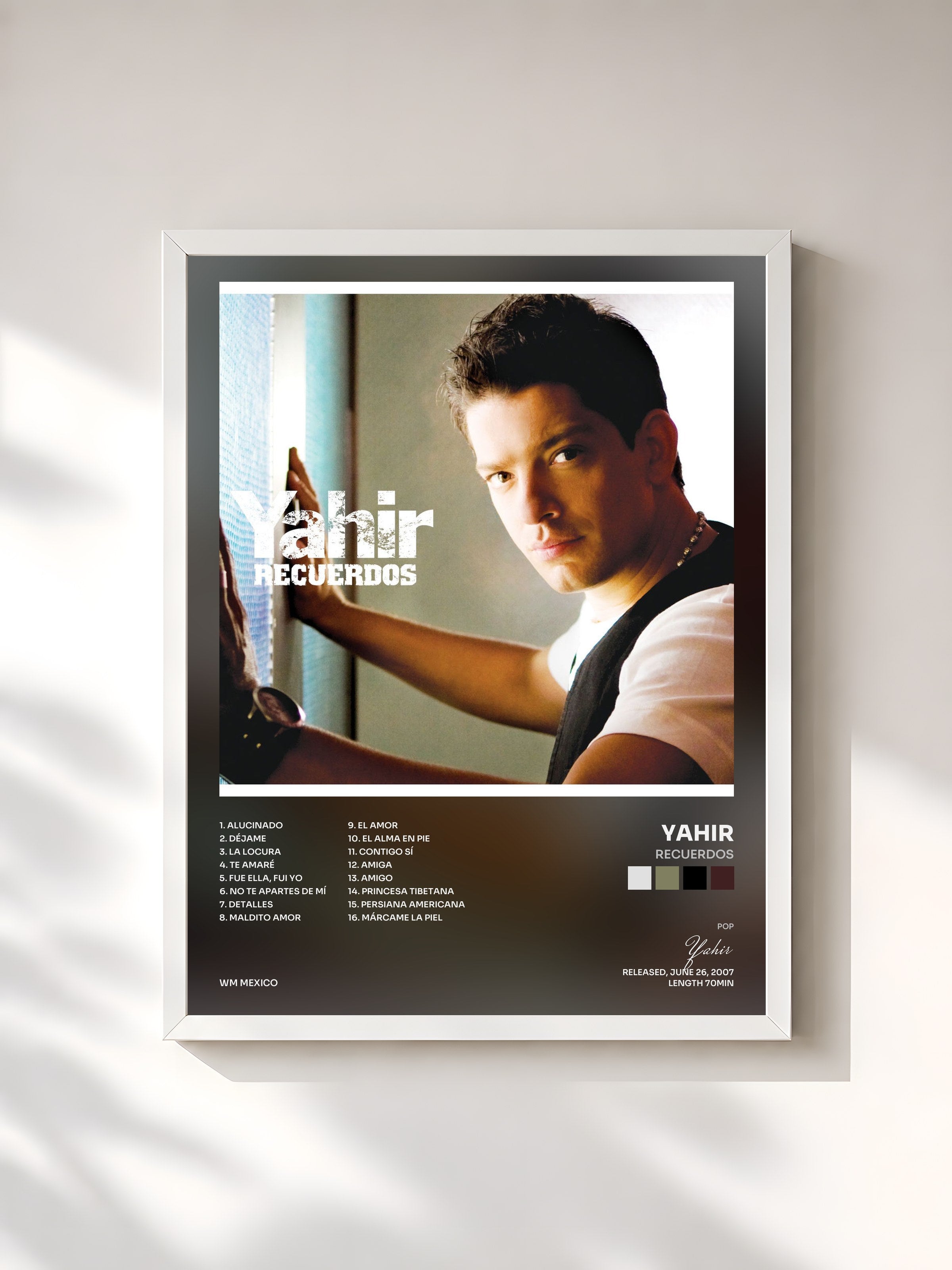 #blanc Tableau de l'album Recuerdos de Yahir, cadre blanc, imprimé et encadré en France