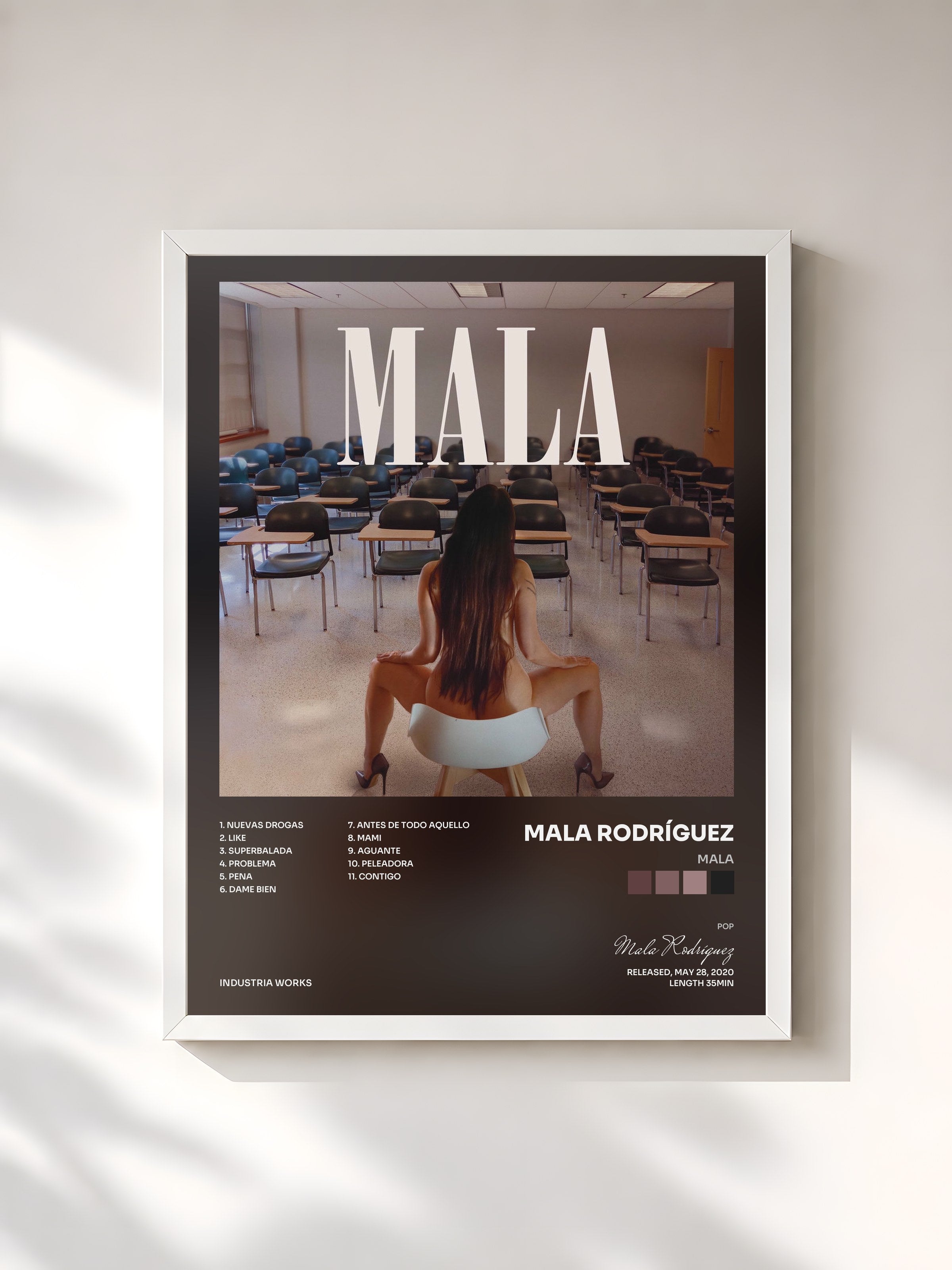 #blanc Tableau de l'album MALA de Mala Rodríguez, cadre blanc, imprimé et encadré en France