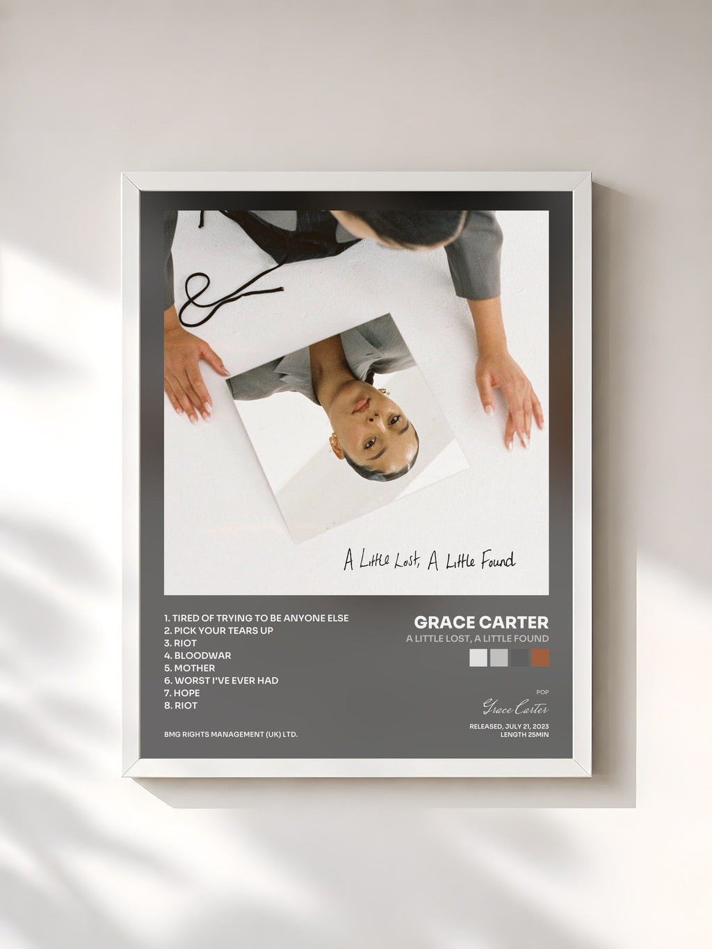 #blanc A Little Lost, A Little Found de Grace Carter en lámina enmarcada, marco blanco, impresa y enmarcada en Francia